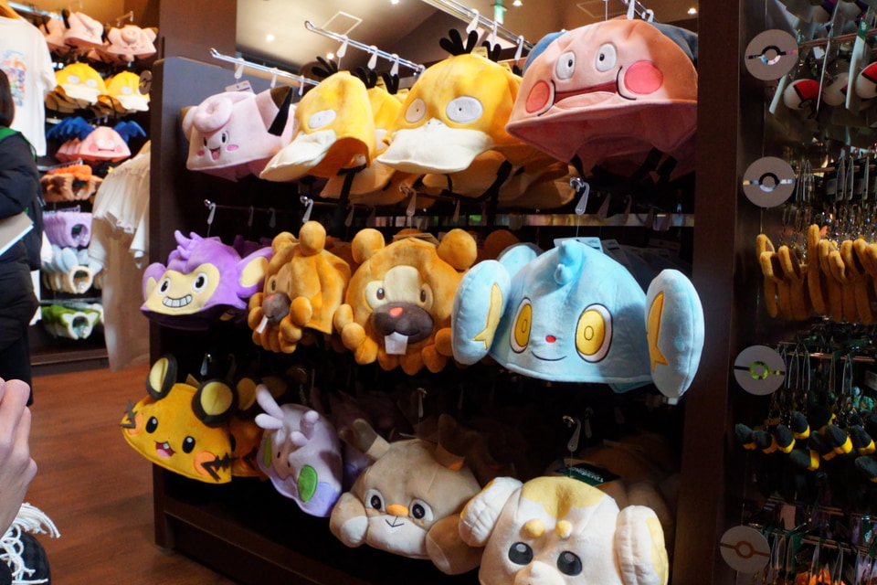 カチューシャなどポケパーク カントー限定グッズが勢ぞろい