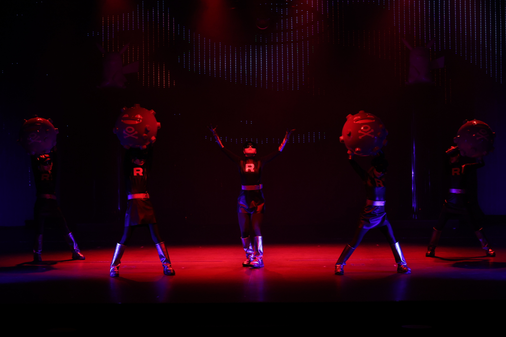 ピカチュウたちのダンスだけでなく、表情の違いや演技にも注目していただきたい