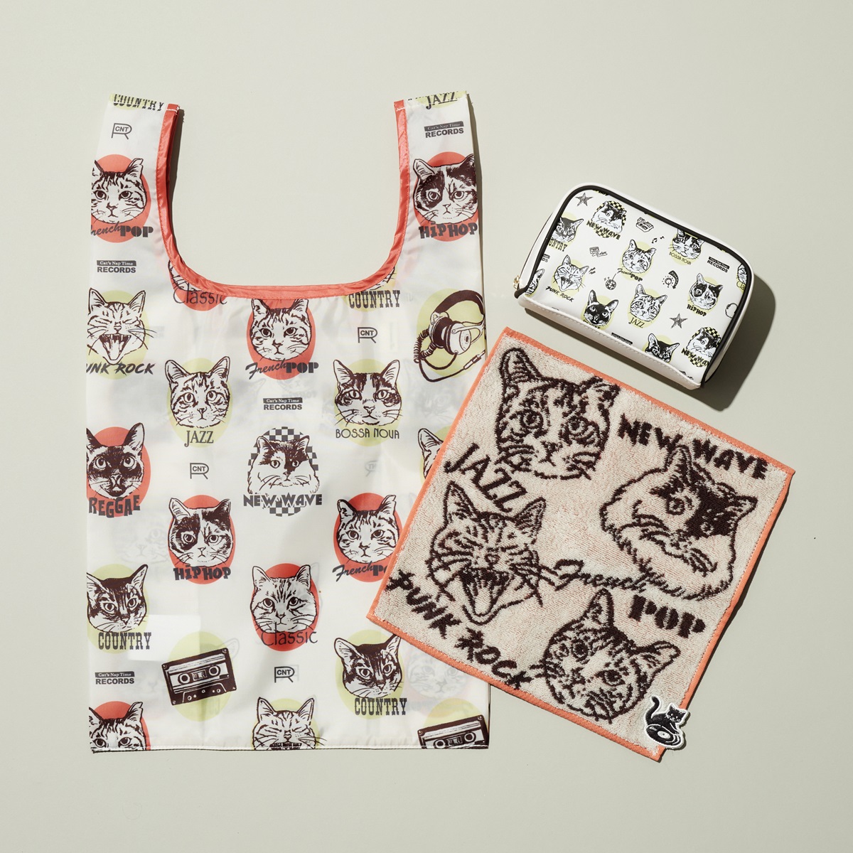 ショッピングバッグM（2200円）、ジャバラポーチ（2860円）、ジャカードミニタオル（880円）