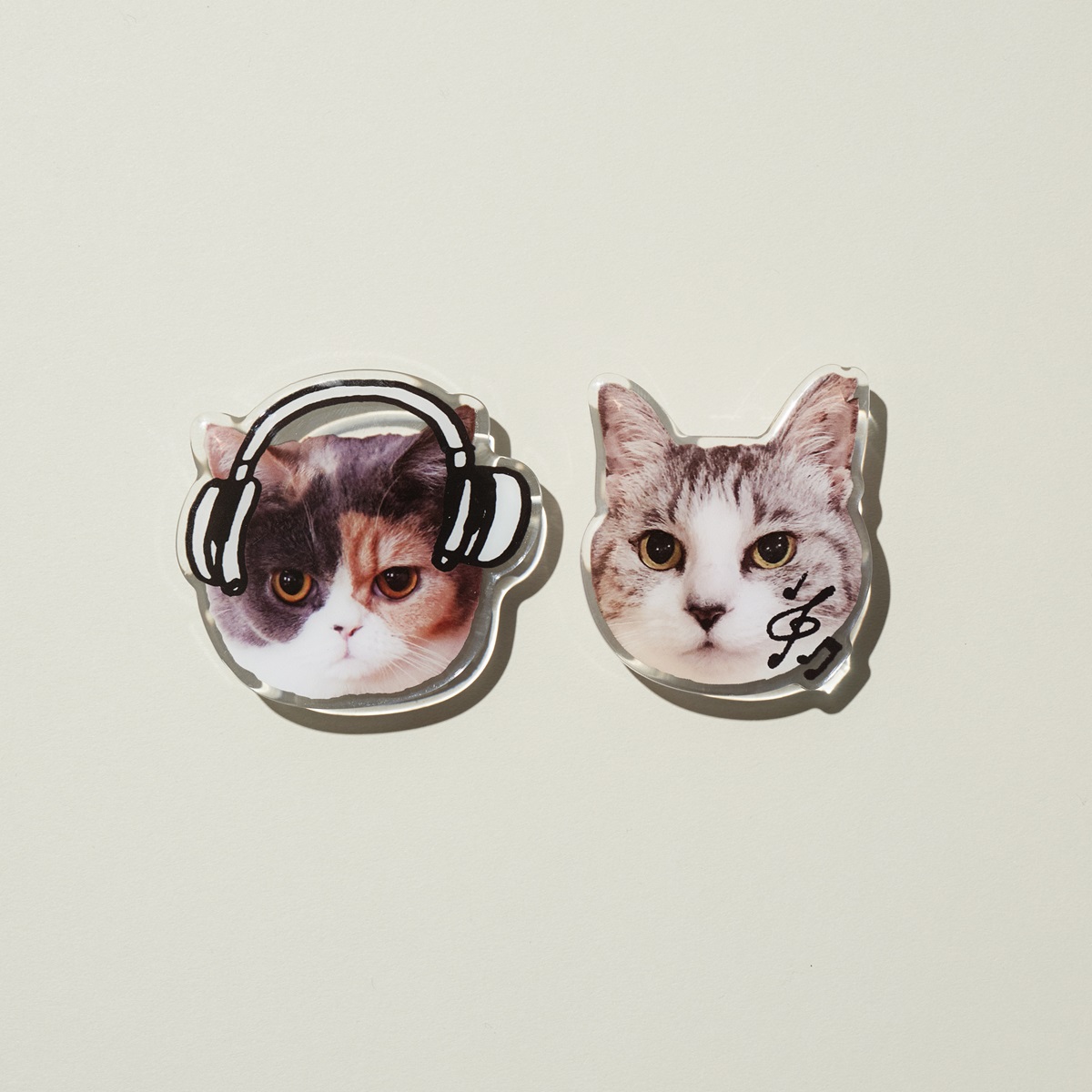 スマホグリップ（各1760円）