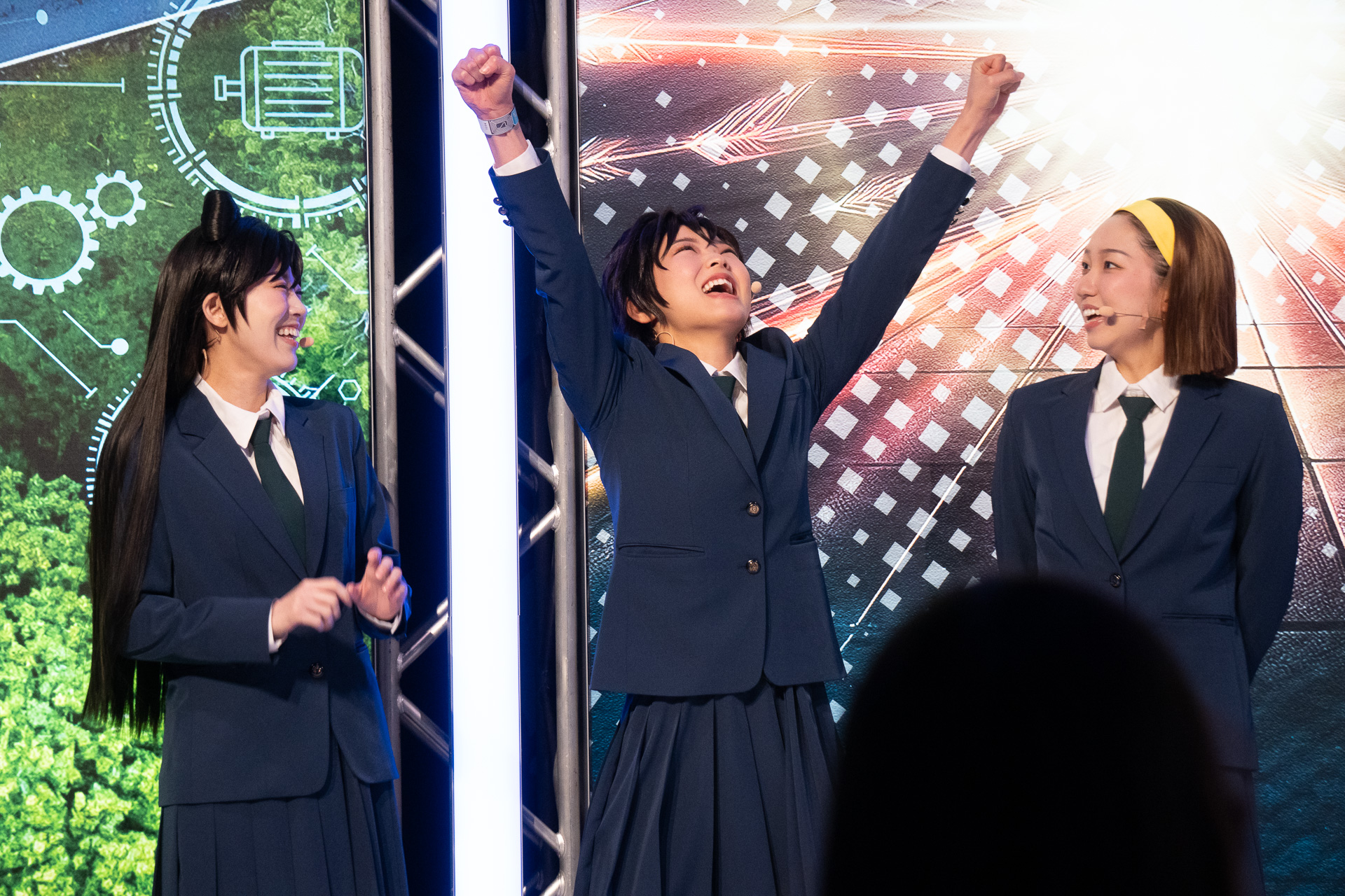 ある研究所の新技術発表イベントに、大量のドローン爆弾が仕掛けられた。会場に居合わせたコナンや小五郎、蘭、世良とともに、制限時間内にシステムを解除し、爆撃を阻止せよ！