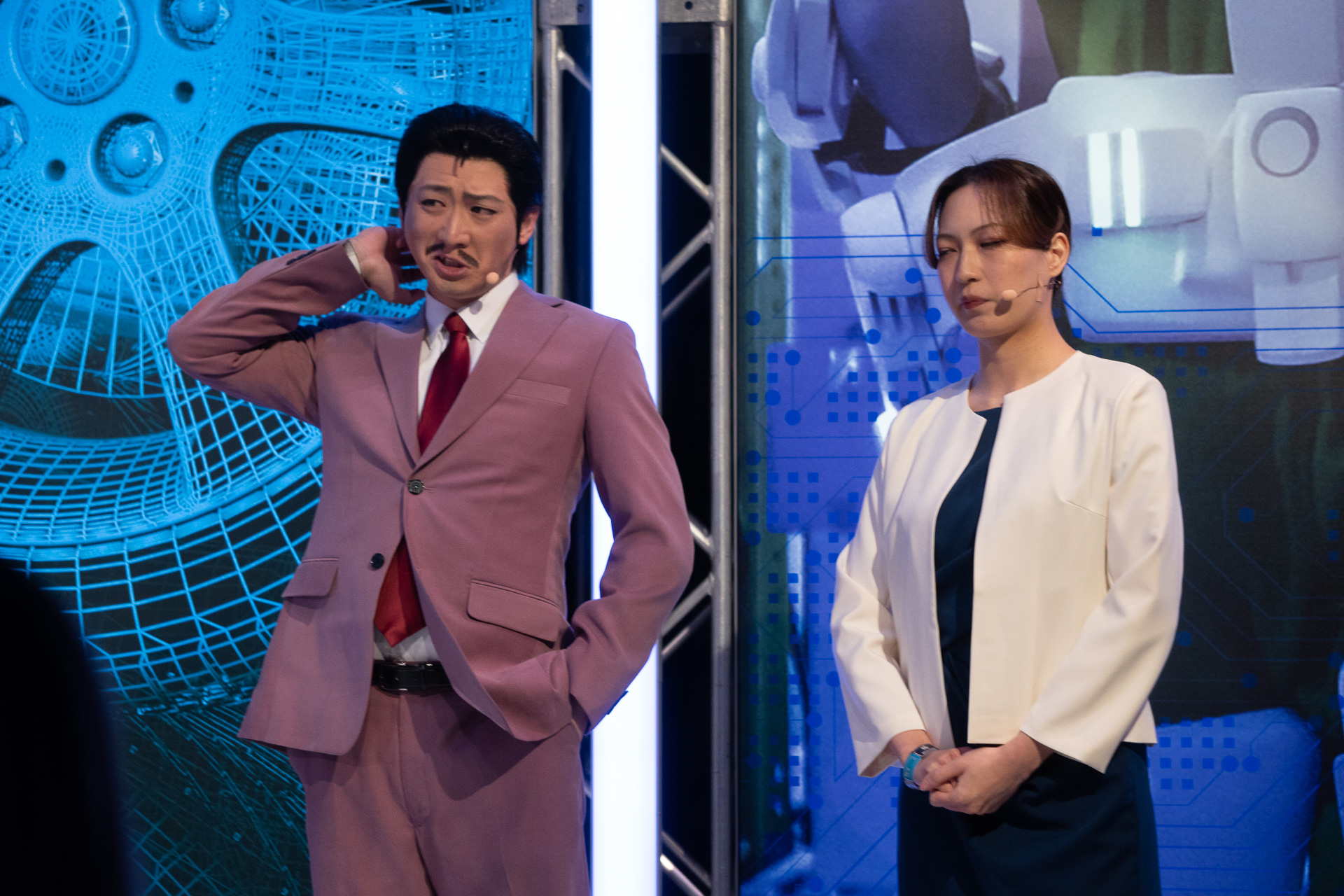 ある研究所の新技術発表イベントに、大量のドローン爆弾が仕掛けられた。会場に居合わせたコナンや小五郎、蘭、世良とともに、制限時間内にシステムを解除し、爆撃を阻止せよ！