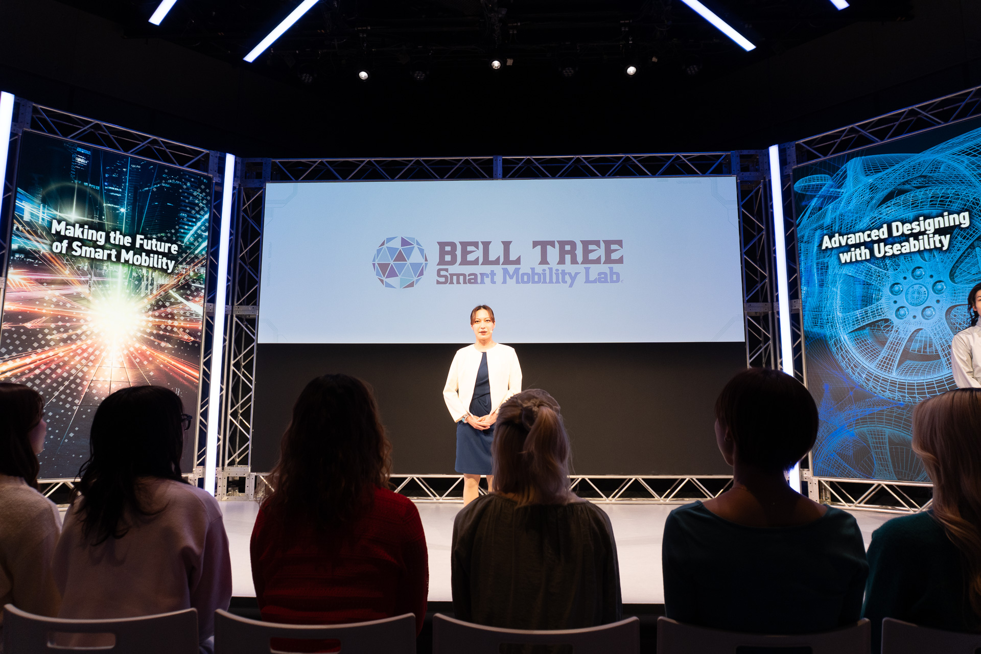 A new technology launch event at a research lab is targeted by a swarm of drone bombs. Alongside Conan, Kogoro, Ran, and Sera, you must race against the clock to disable the system and prevent the attack!