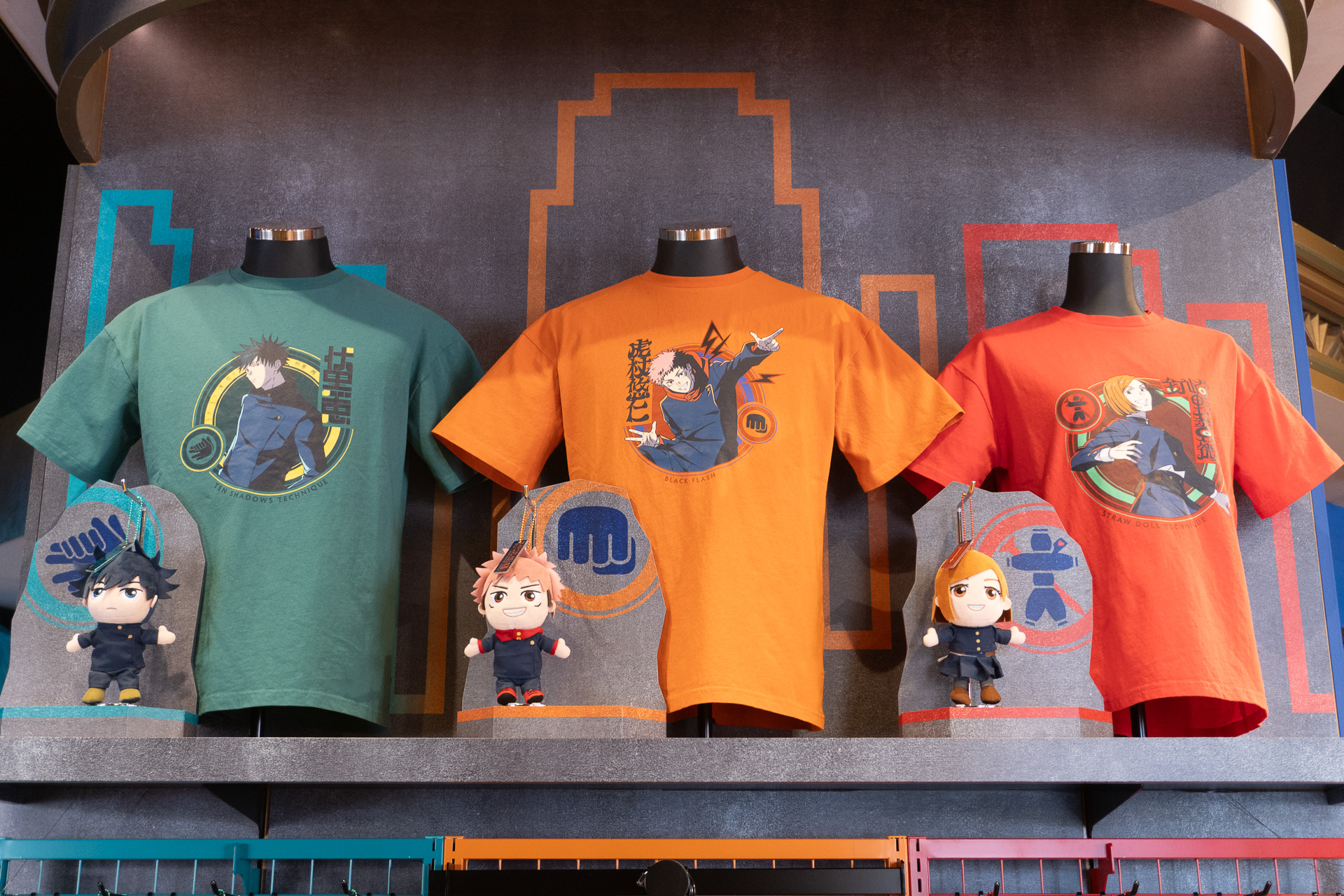 USJ's celebration of iconic Japanese pop culture, Universal Cool Japan, is back! Here's a look at the exclusive merchandise and food tied to the highly anticipated "Jujutsu Kaisen" attractions.