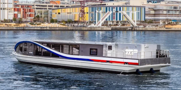 左舷側から見た「Nihonbashi e-LINER」
