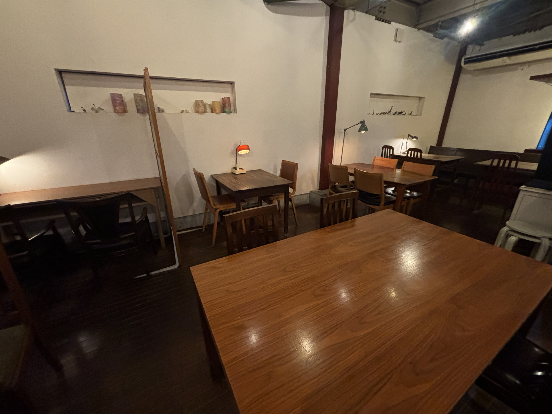 アンティークな雰囲気の店内