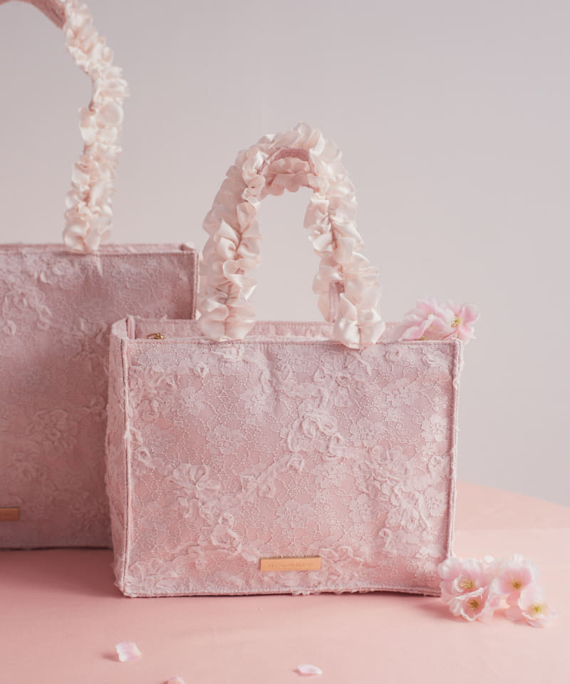Maison de FLEUR、桜トートバッグ＆ポーチ。刺繍レースと揺れる