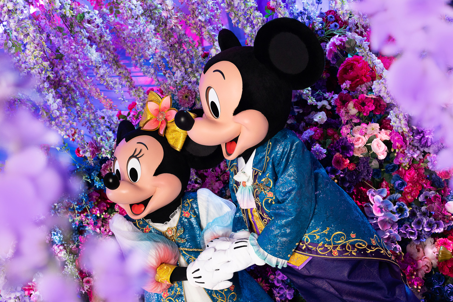 東京ディズニーリゾートは、蜷川実花氏撮影の「イマジニング・ザ・マジック」のグッズ第2弾を発表した