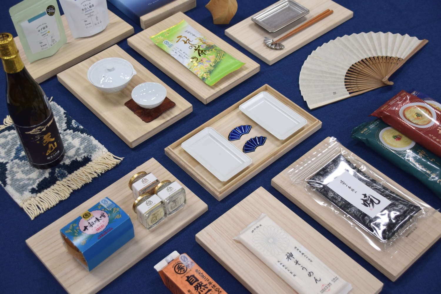 「SAGA COLLECTIVE」のアイテム