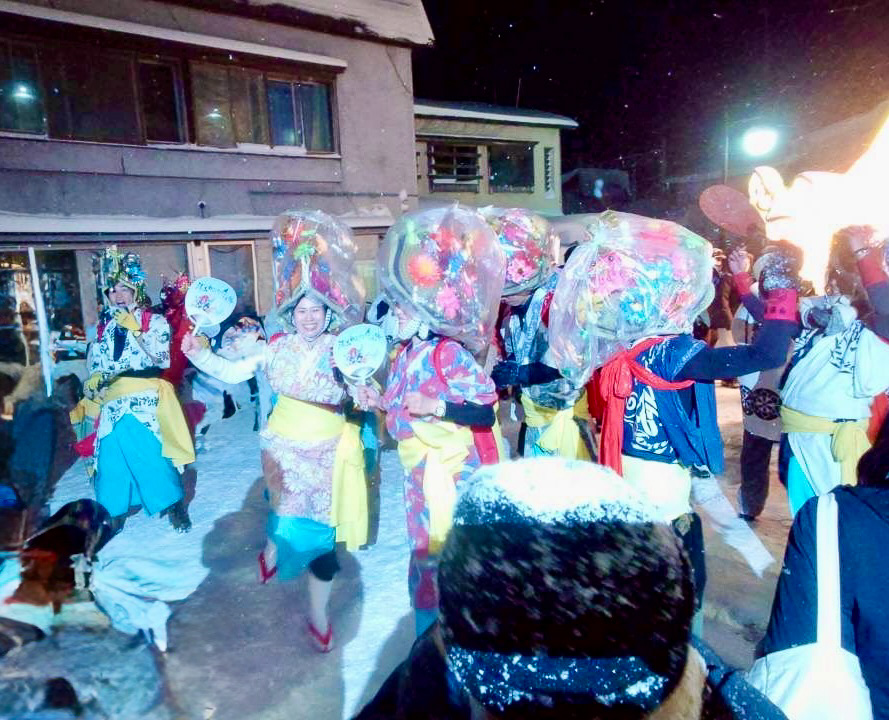 「ラッセーラ！　ラッセーラ！」