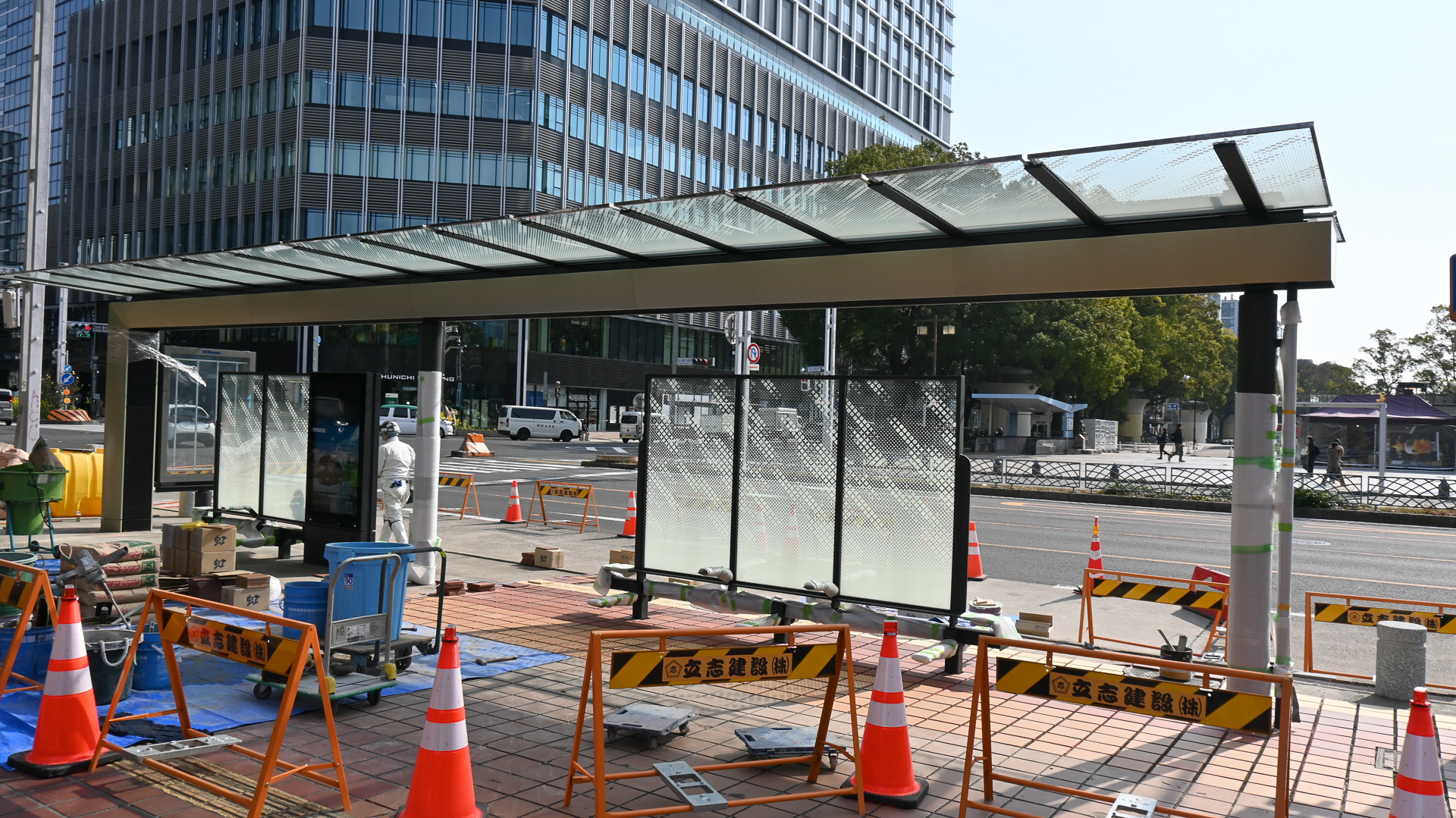 SRT・栄バス停の工事中