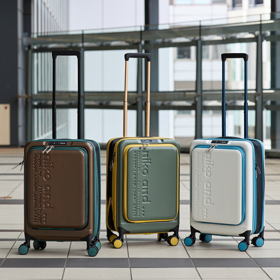 ニコアンドのキャリーケース、ダイヤルロック付きで1万4300円～。旅先