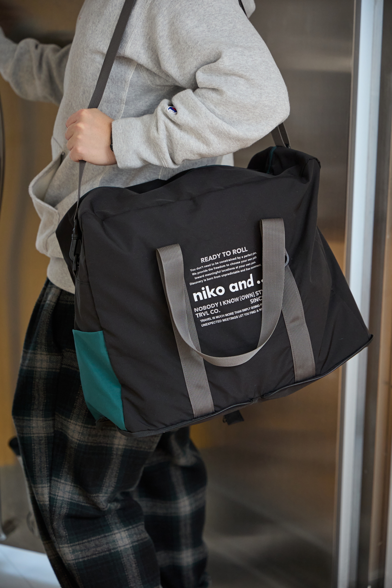 ニコロゴキャリーオントート（3960円）