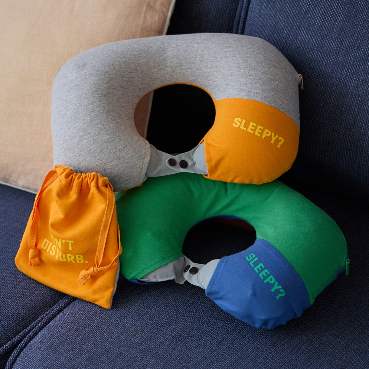 ネックピロー（2970円）