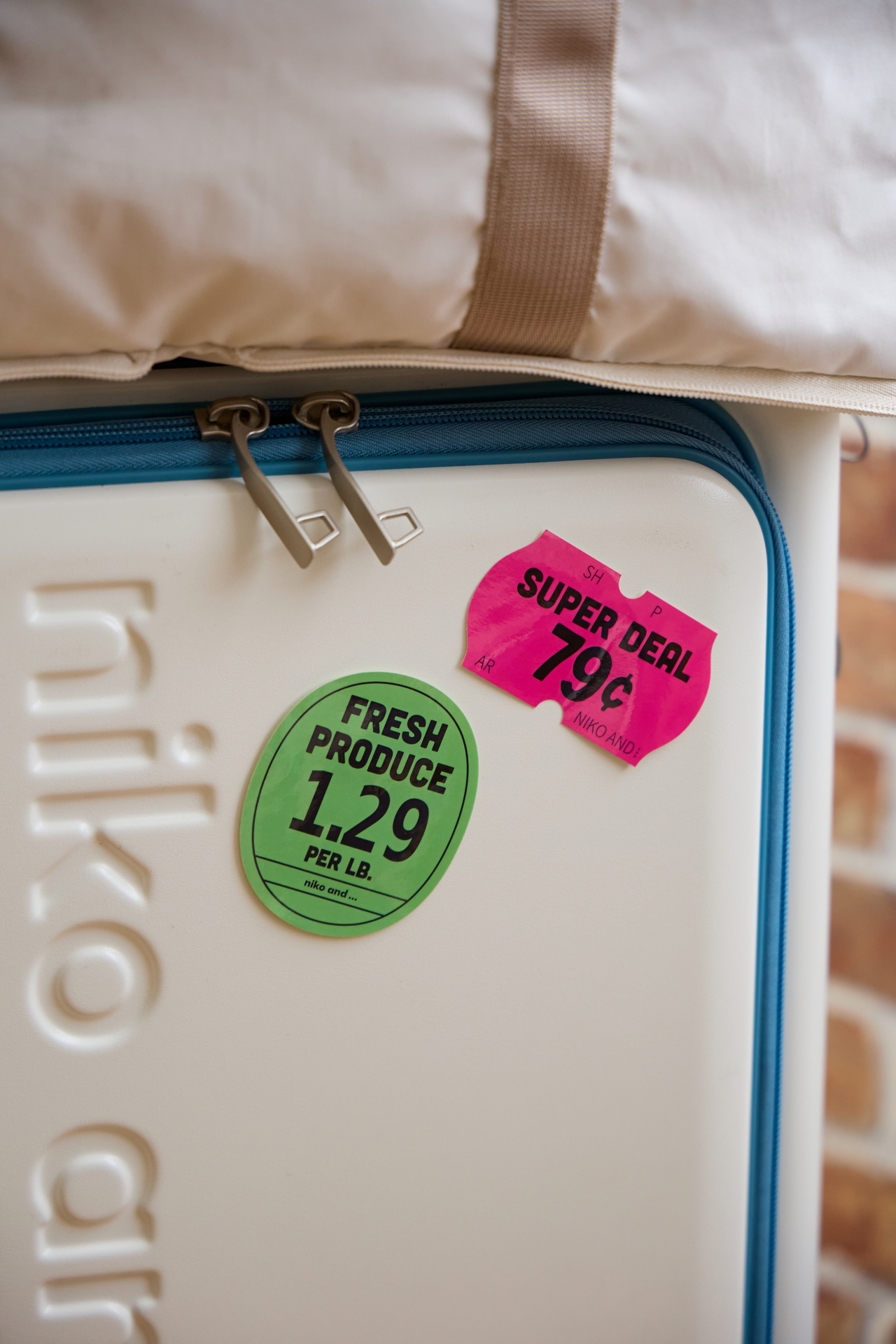 カラーステッカー（220円）