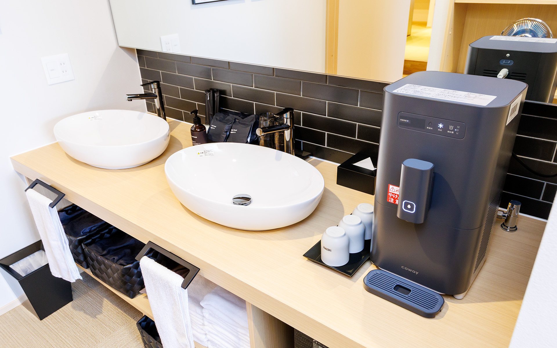 6名用の客室には洗面台を2つ用意