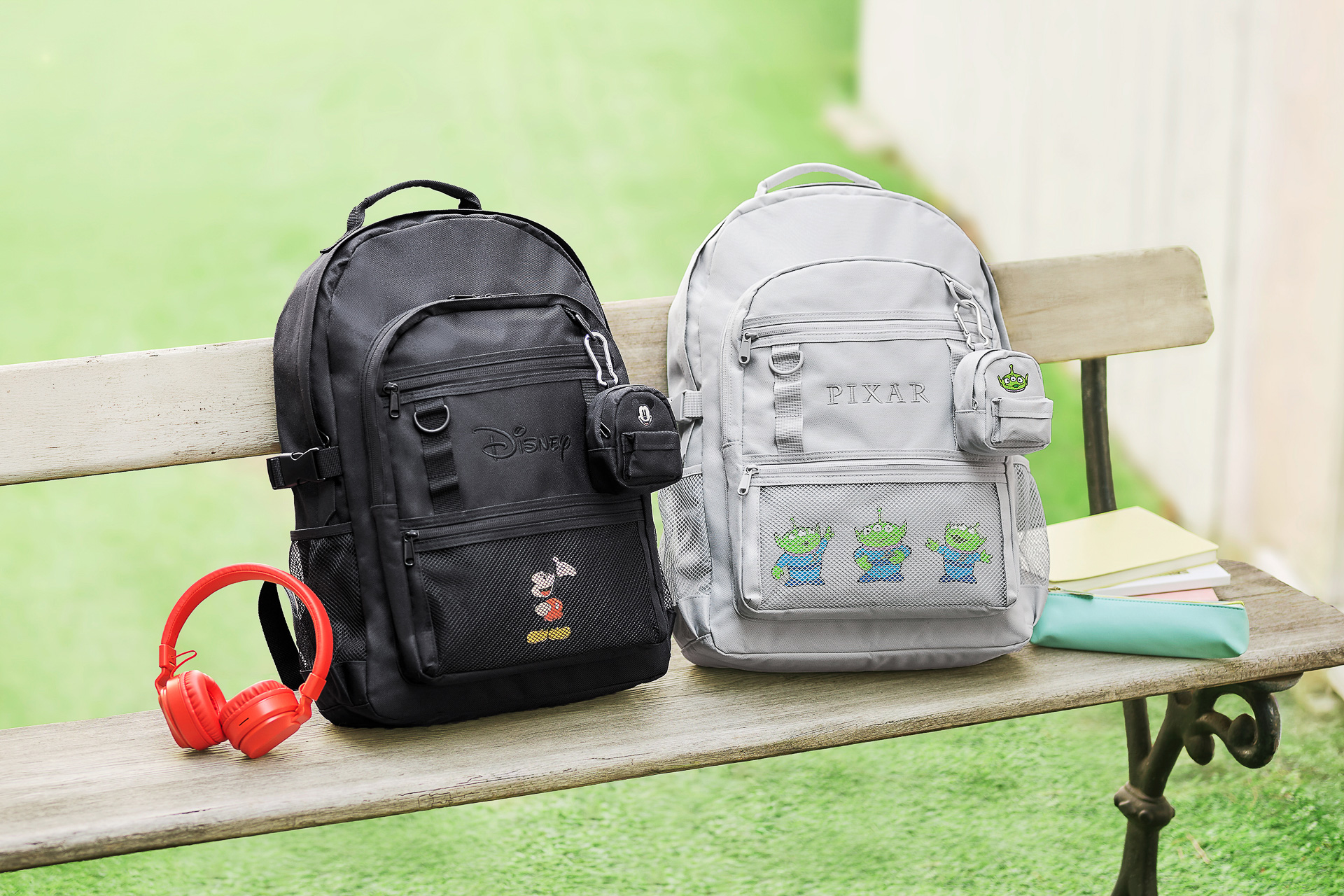 バックパック 21L（各8200円）