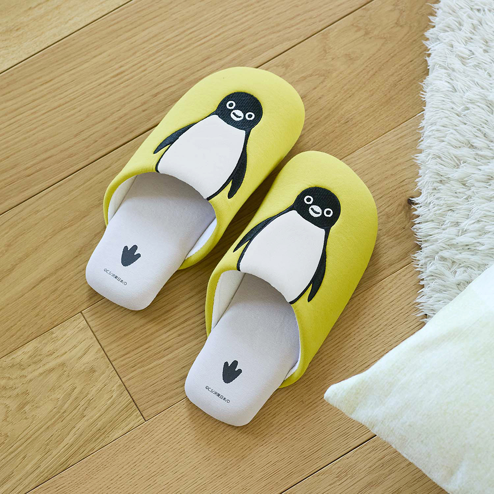 おなかふっくら刺繍のスリッパ「Suicaのペンギン」（1980円）