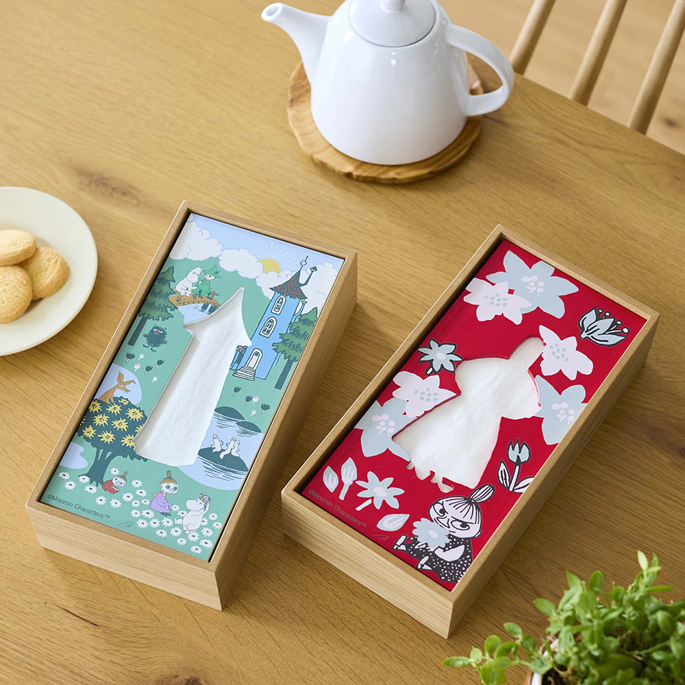 シルエット切り抜きティッシュケース「ムーミン」。2色展開で、各3990円