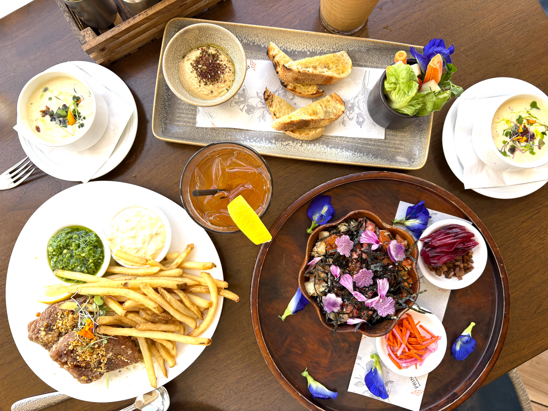 10ドル～20ドル台で満喫できるホテルランチ