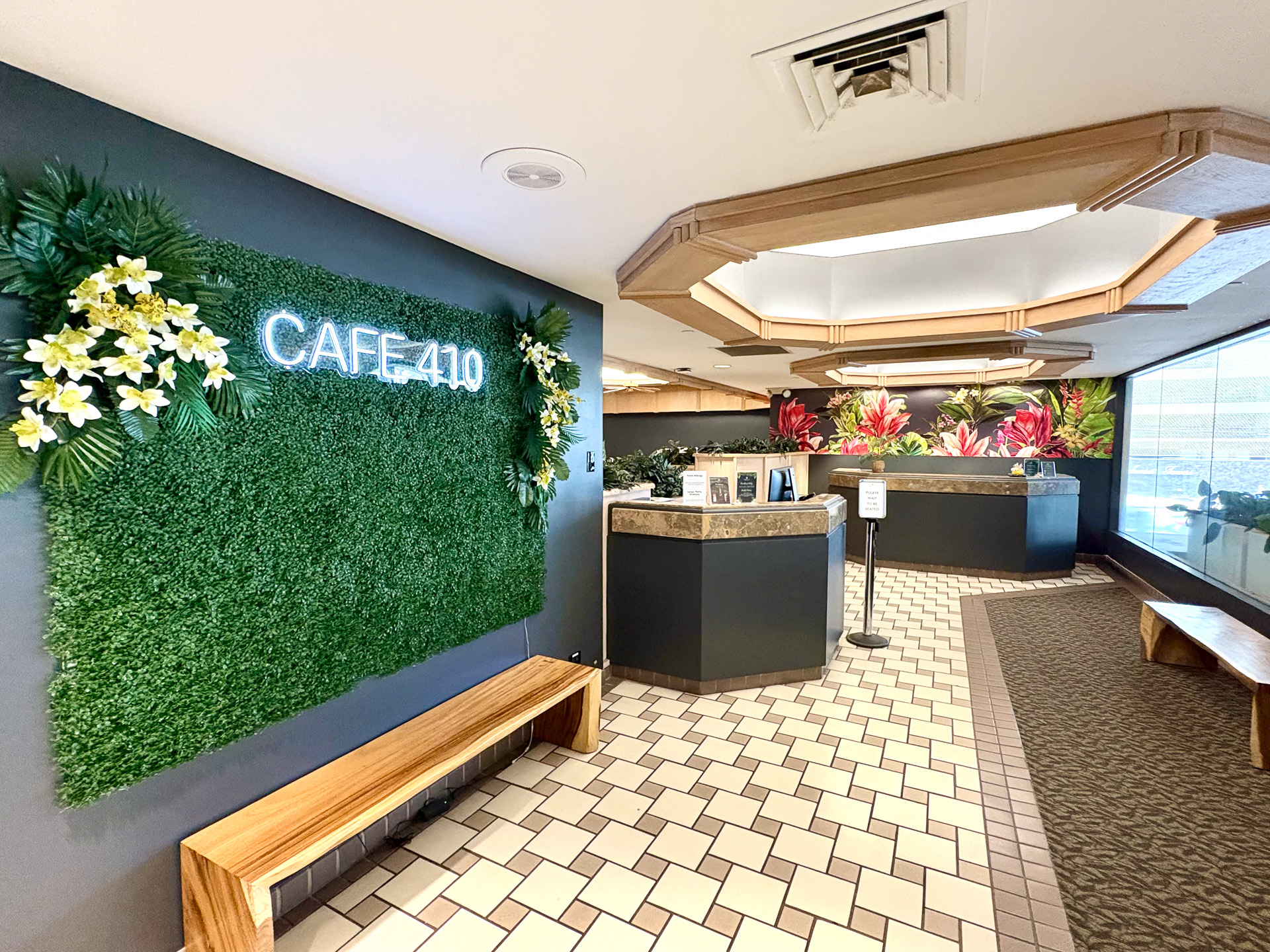 温かみのある明るい雰囲気がお出迎え