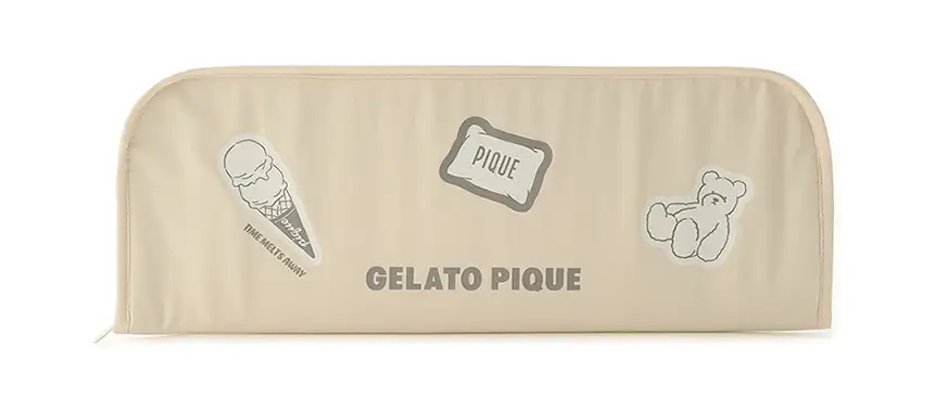 熱いままでも首脳で着る「ヘアアイロンケース」（クリームとピンク、各4290円）