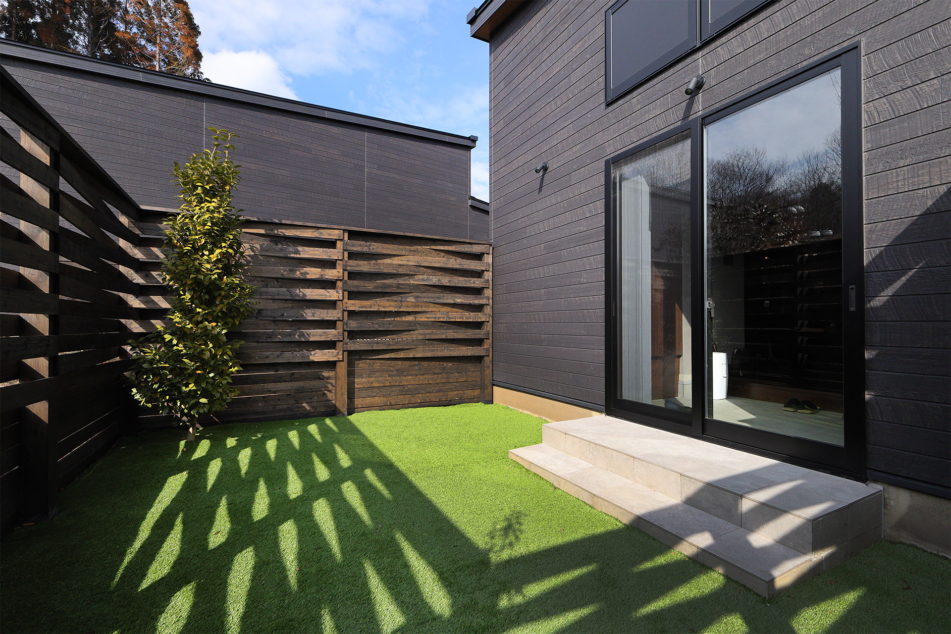 【Dタイプ】人工芝を敷いた客室専用ドッグラン