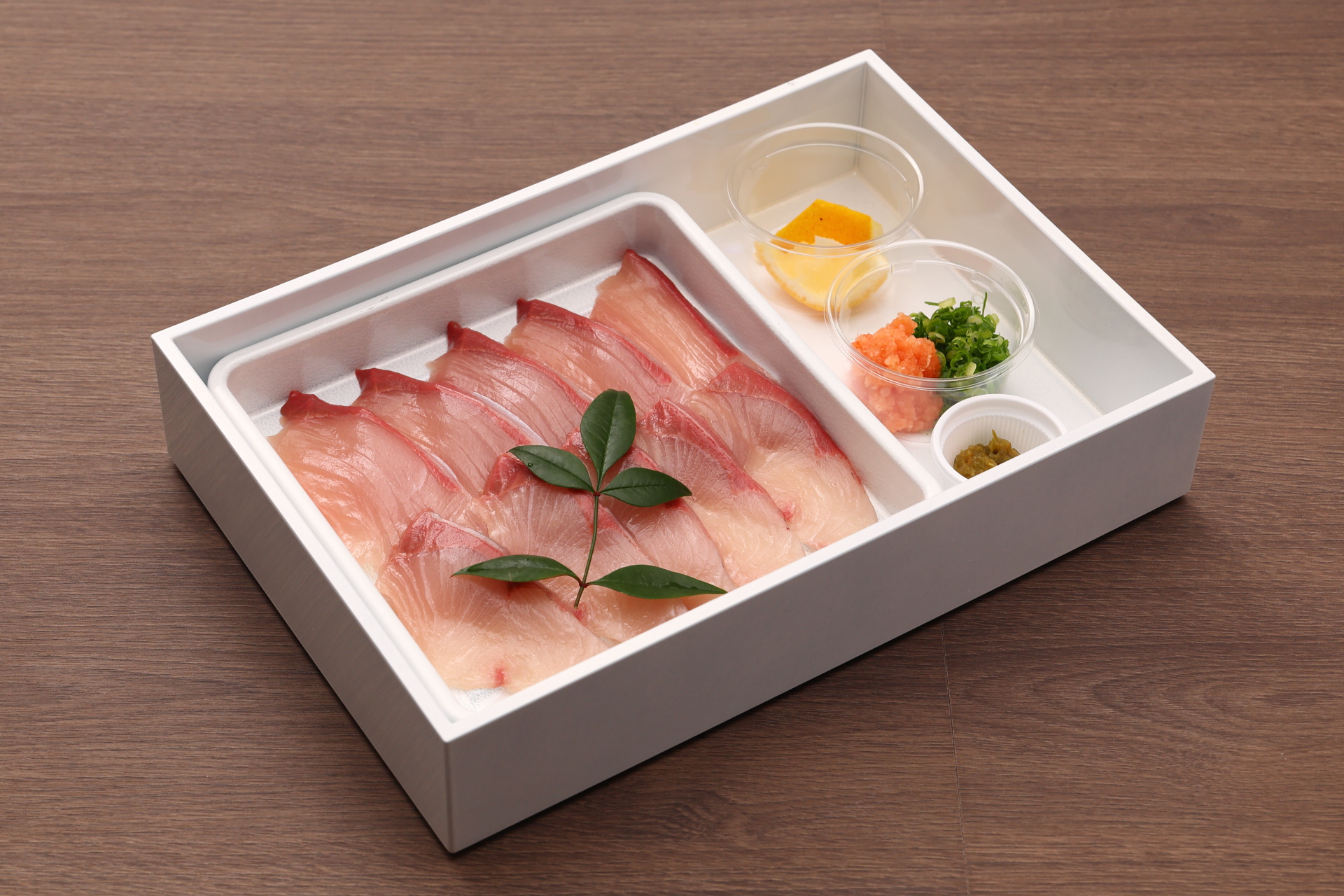 しゃぶしゃぶは、かぼすブリと奥豊後豚の2種