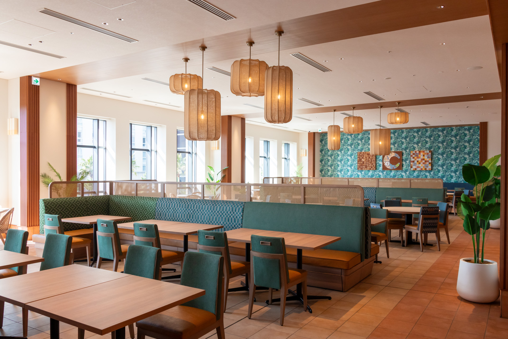 多国籍ビュッフェ「THE COMPASS」