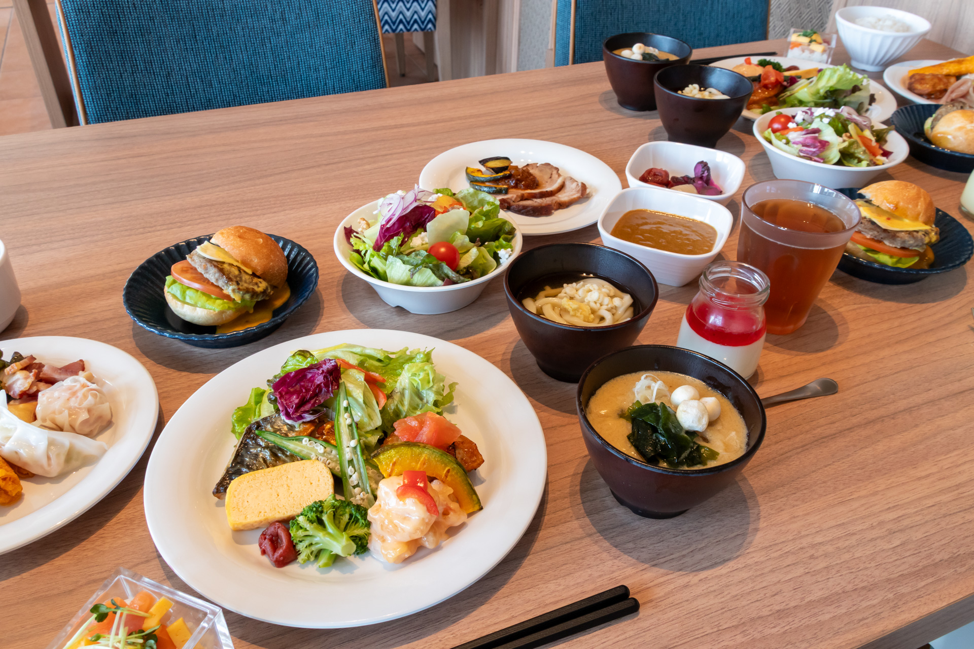 子供から大人までが楽しめる多種多様なメニューを用意