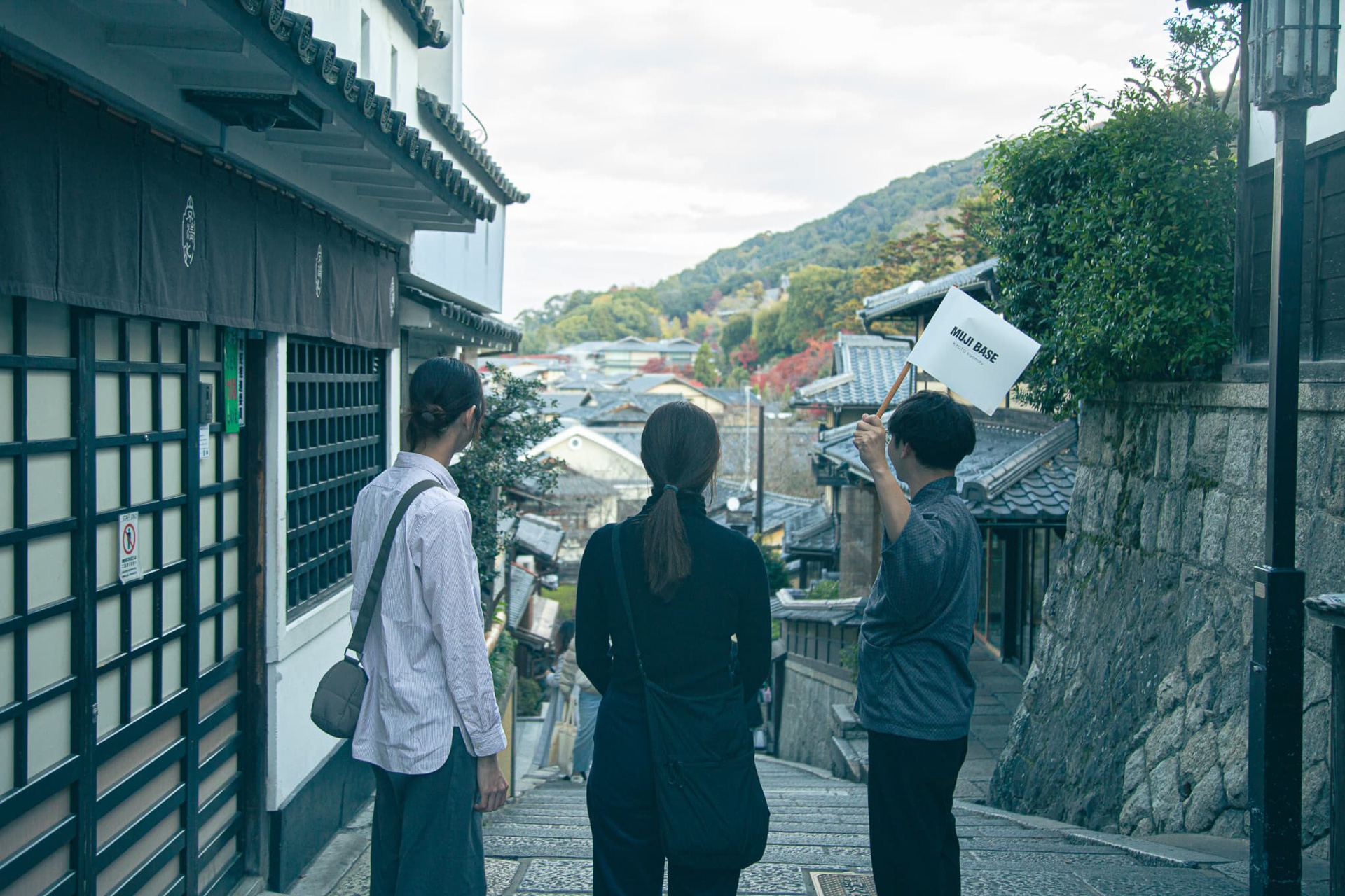 Offering local experiences such as the "Early Morning Walk to Kiyomizu."