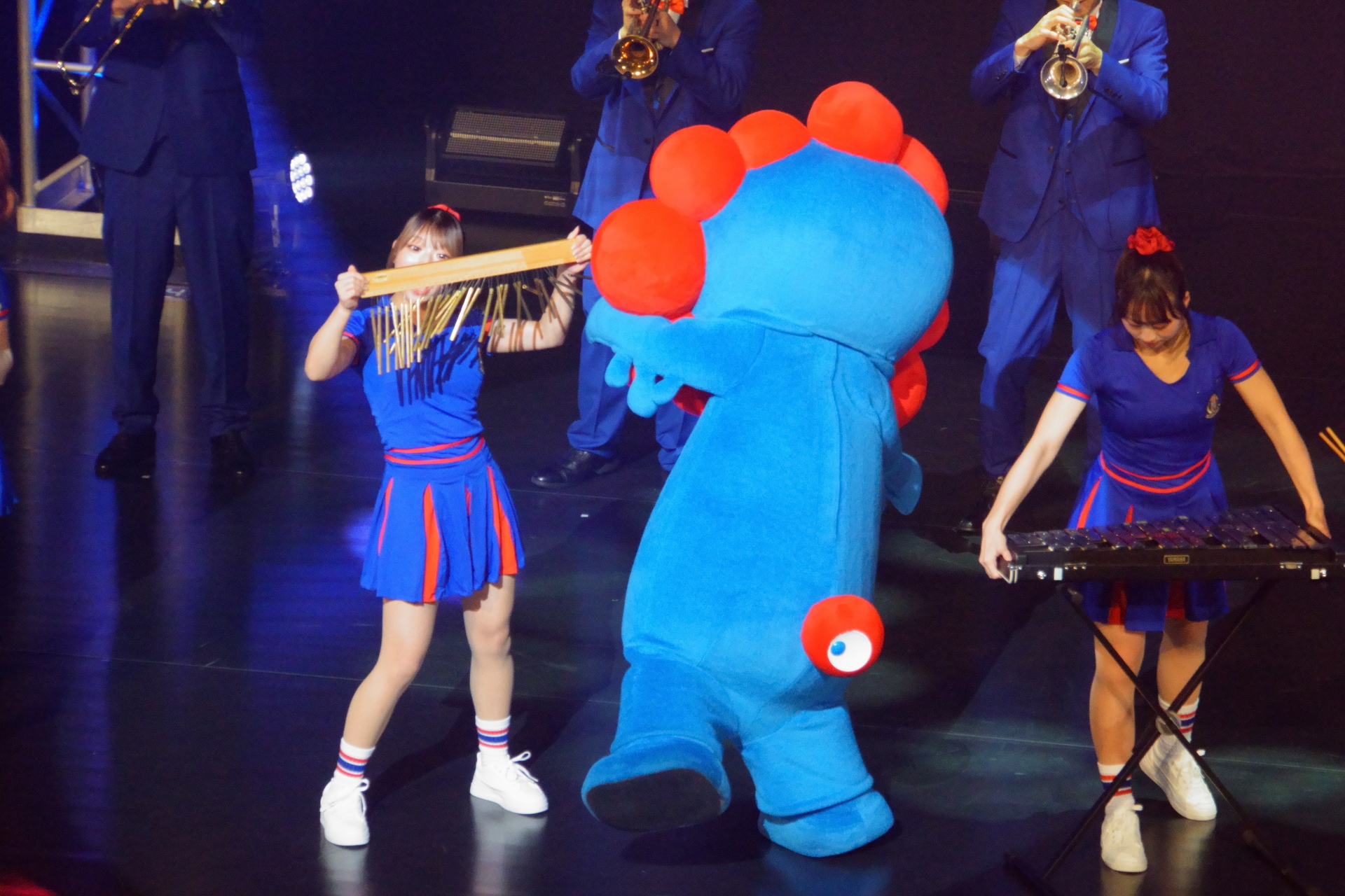 ミャクミャクチャレンジとして楽器の演奏に挑戦