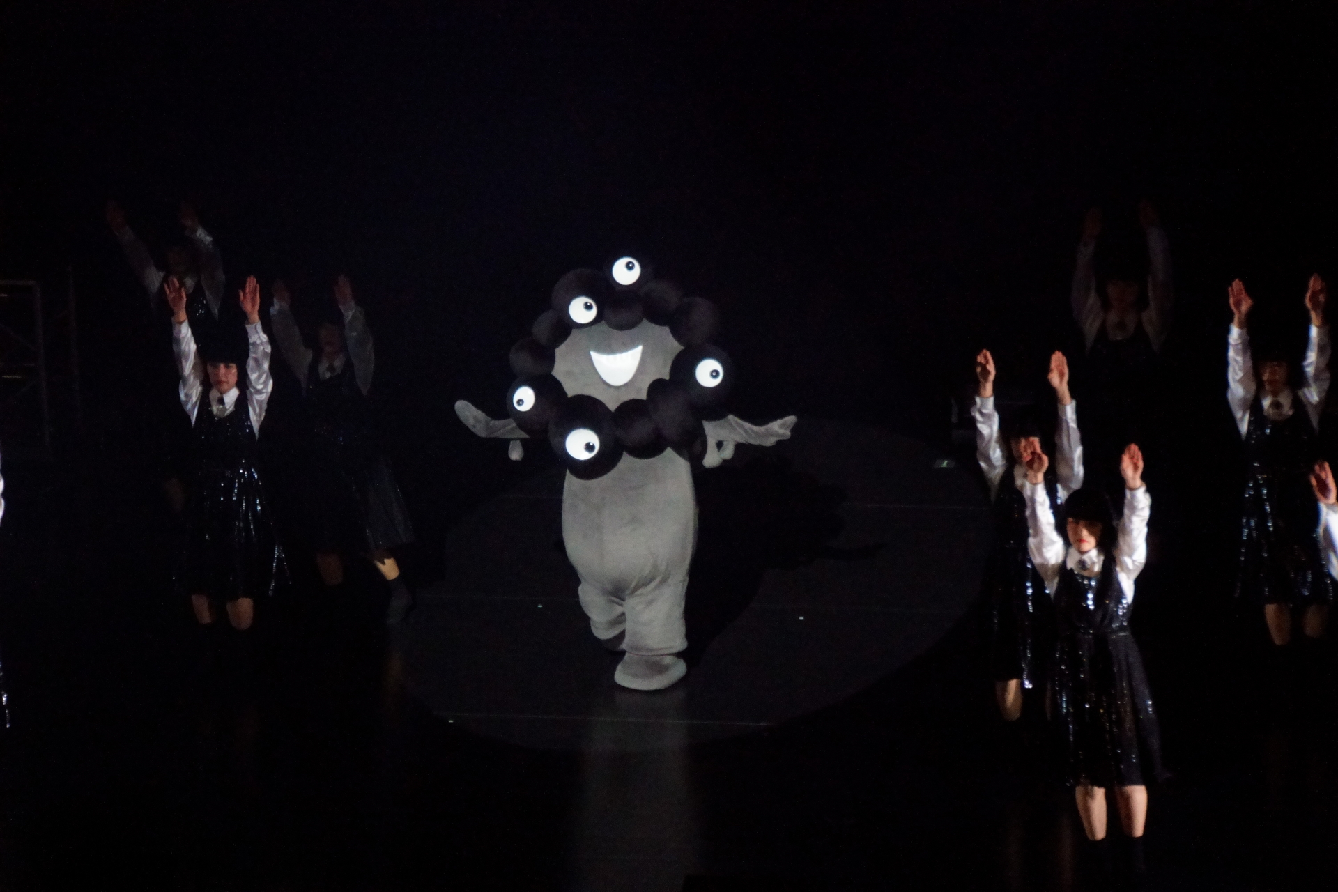 黒ミャクミャクがふたたび登場！