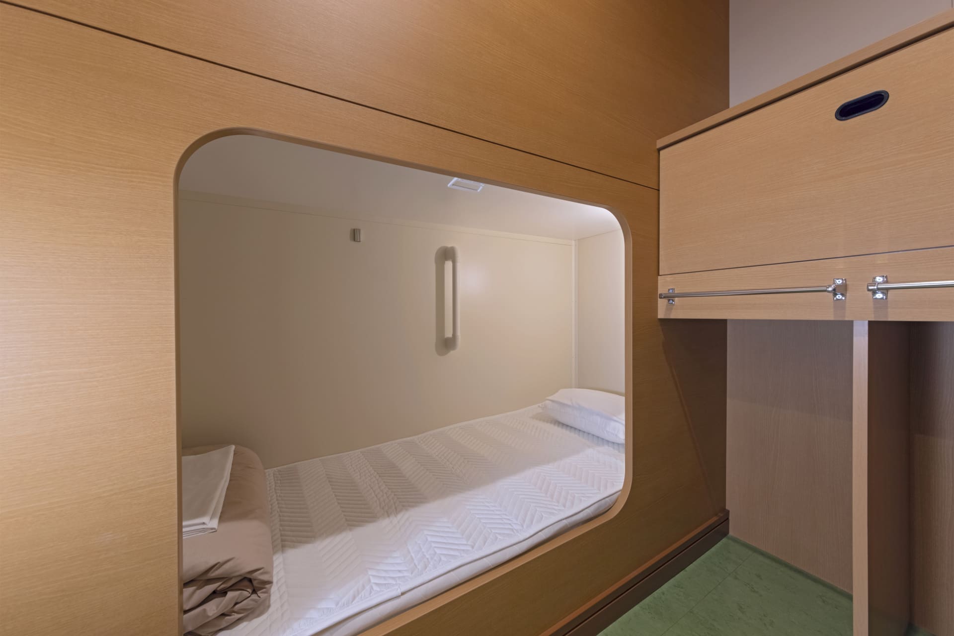 新日本海フェリー船室