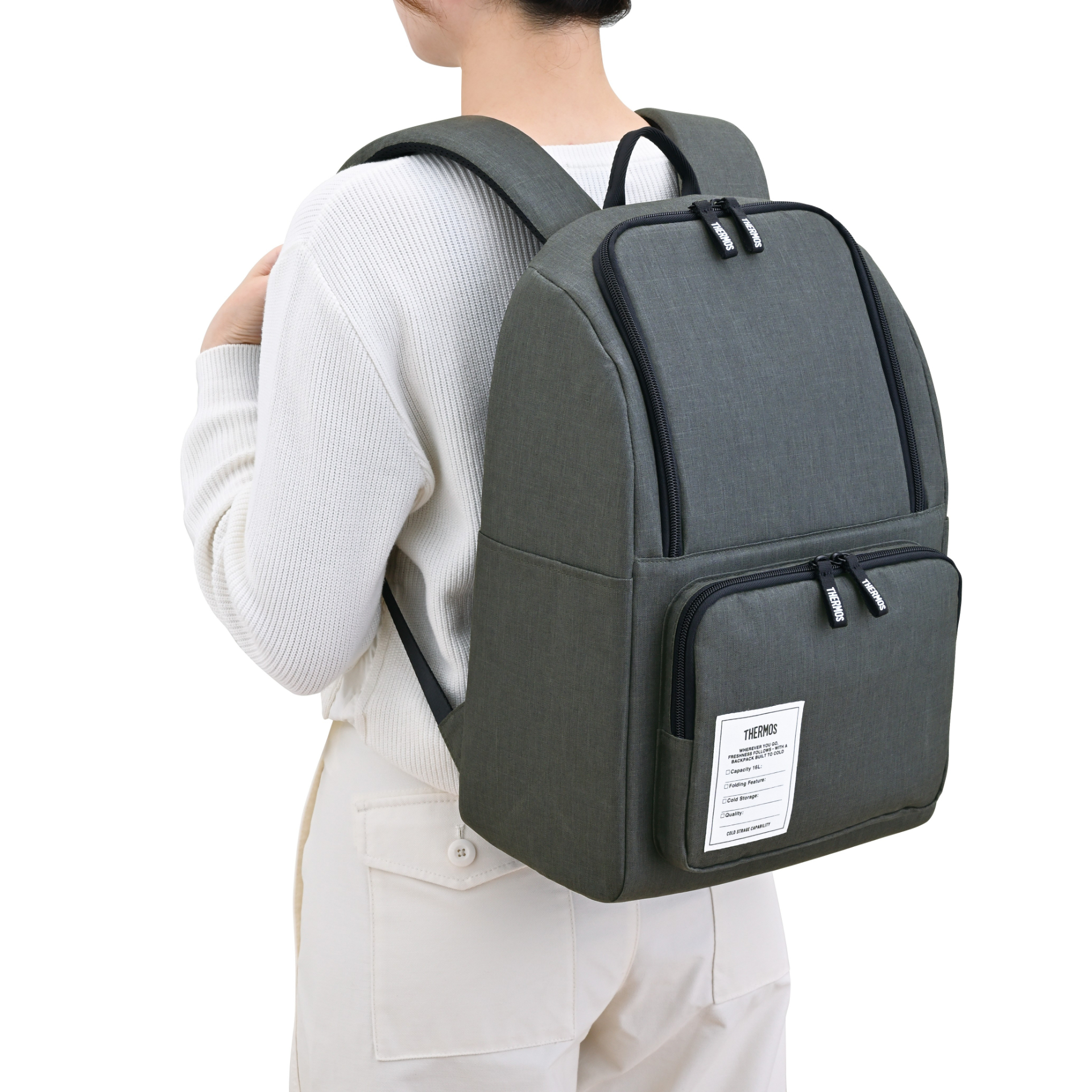 両手が空いて、背負うことで重い荷物もラクに運びやすい