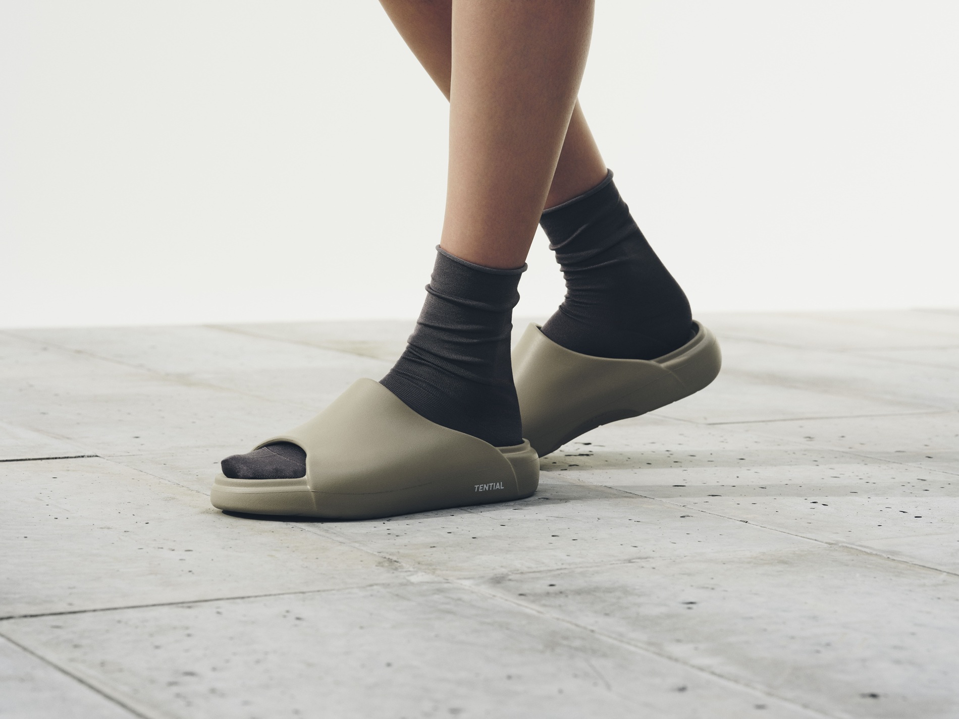 全7色の豊富なカラーバリエーションが特徴