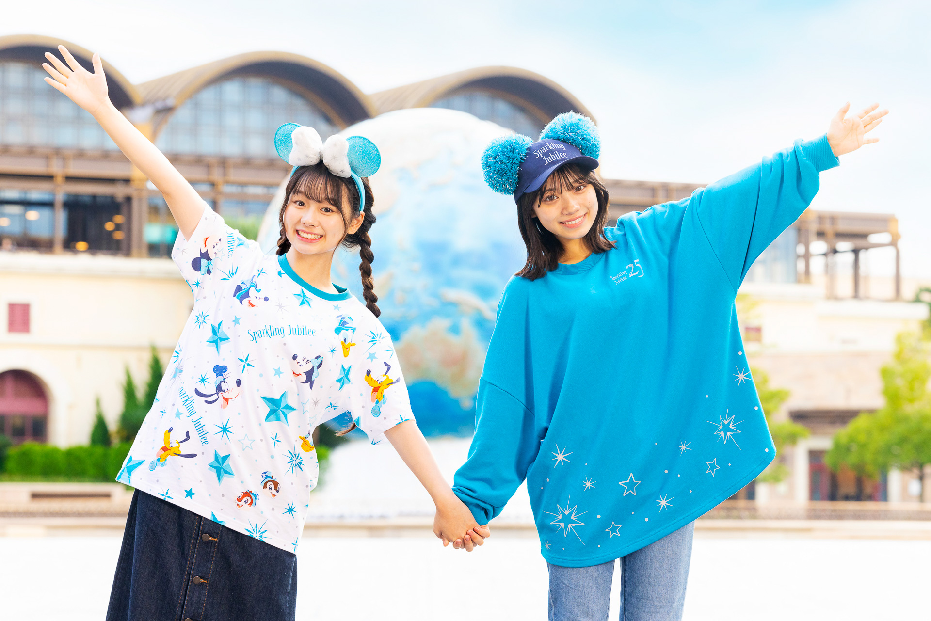 身につけグッズをはじめ、パーク滞在や帰宅後も楽しめるアイテムが揃う