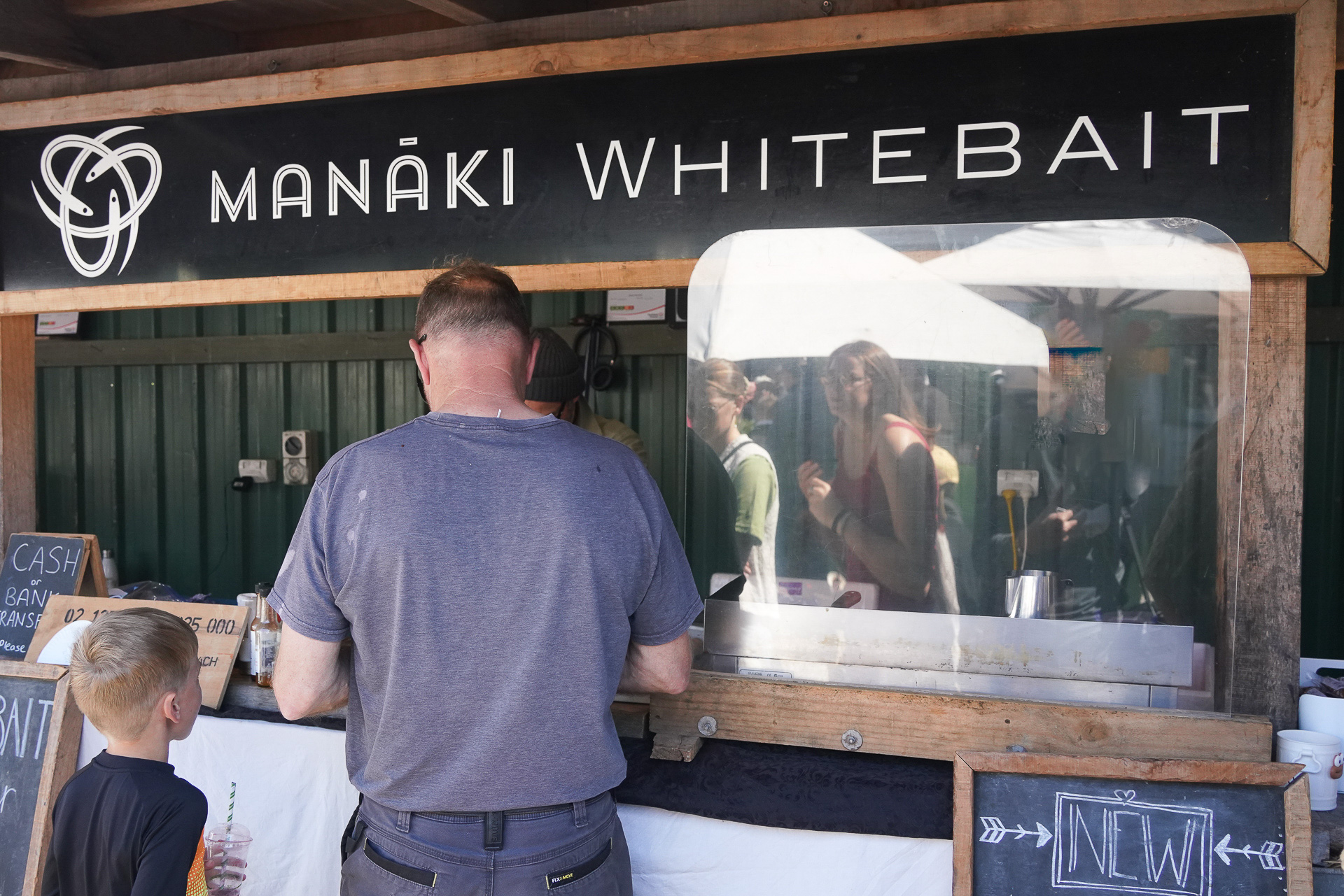 このようなローカルショップが多数出店している