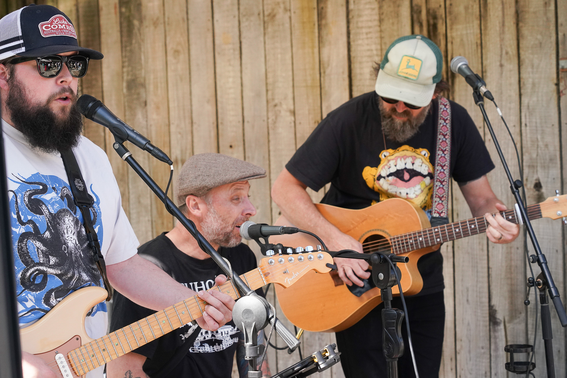 バンドの生演奏なども行なっている