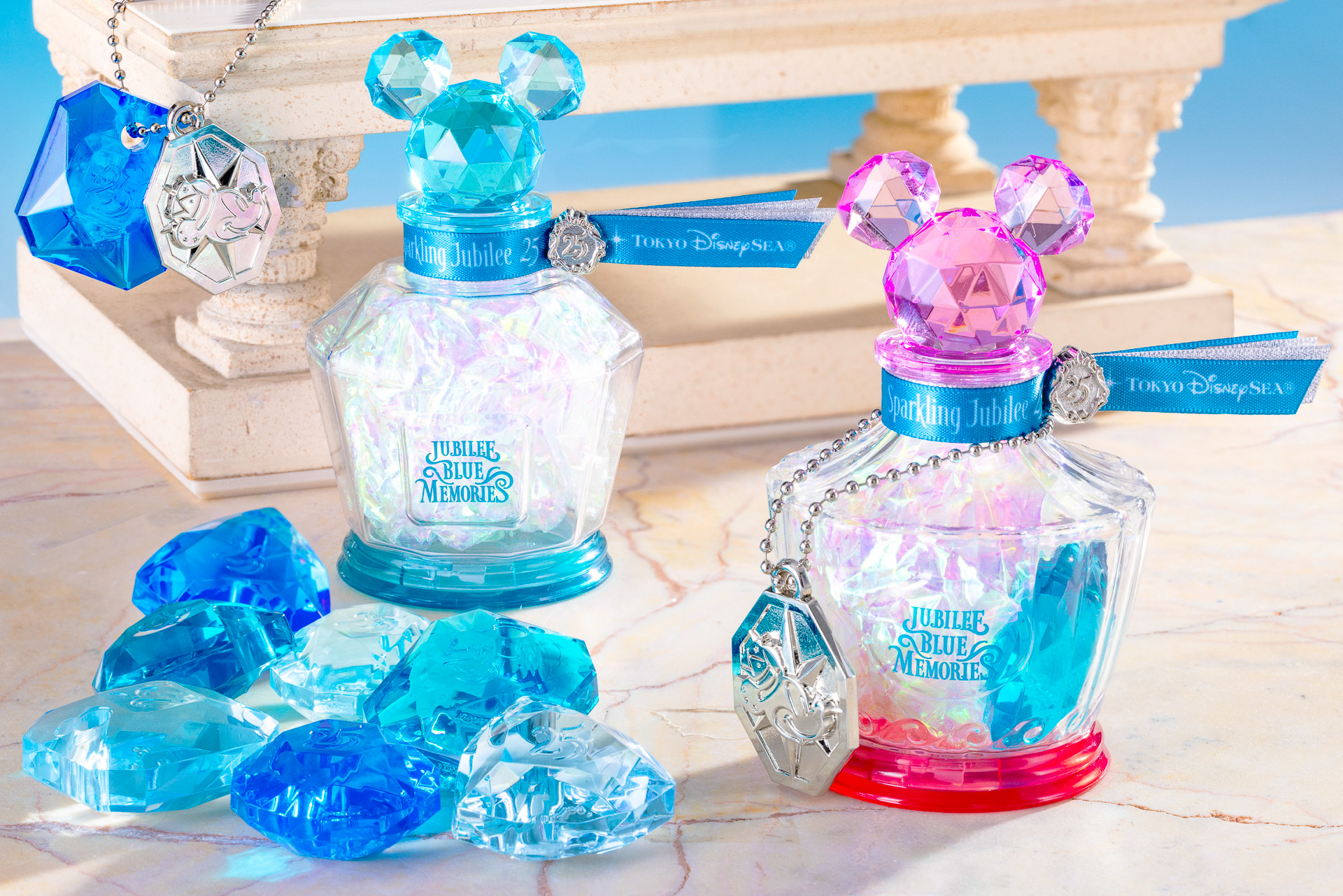 ボトルのカラーは2種類。そっと目を閉じてストーンを選ぼう