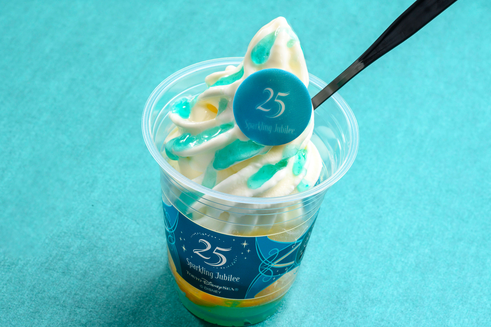 サルタンズ・オアシス「スペシャルサンデー ライチーゼリー、わらび餅、みかん」（800円）