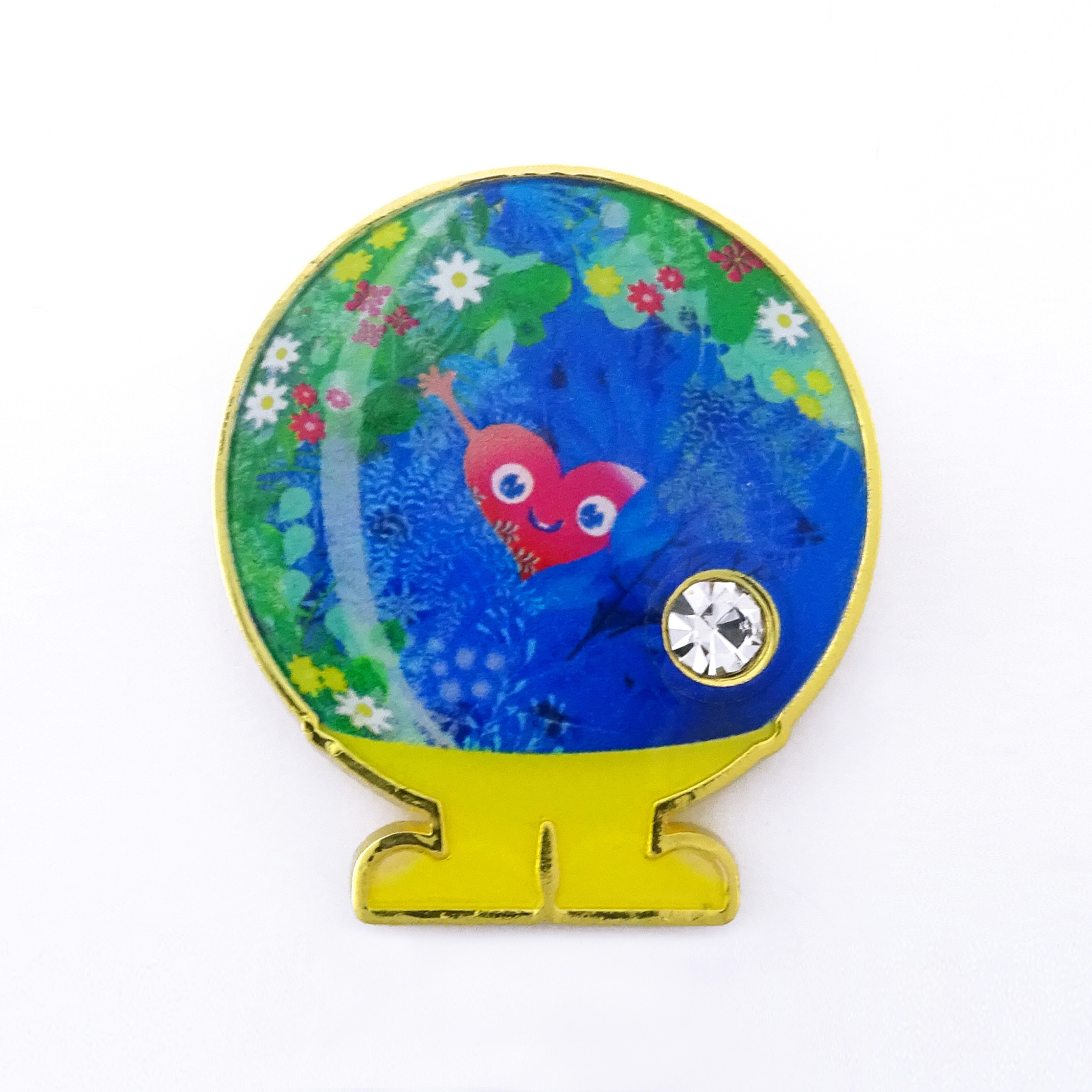 盤面デザインの異なる「トゥンクトゥンク」ピンズ3種。動くたびにキラリと輝くラインストーン付き