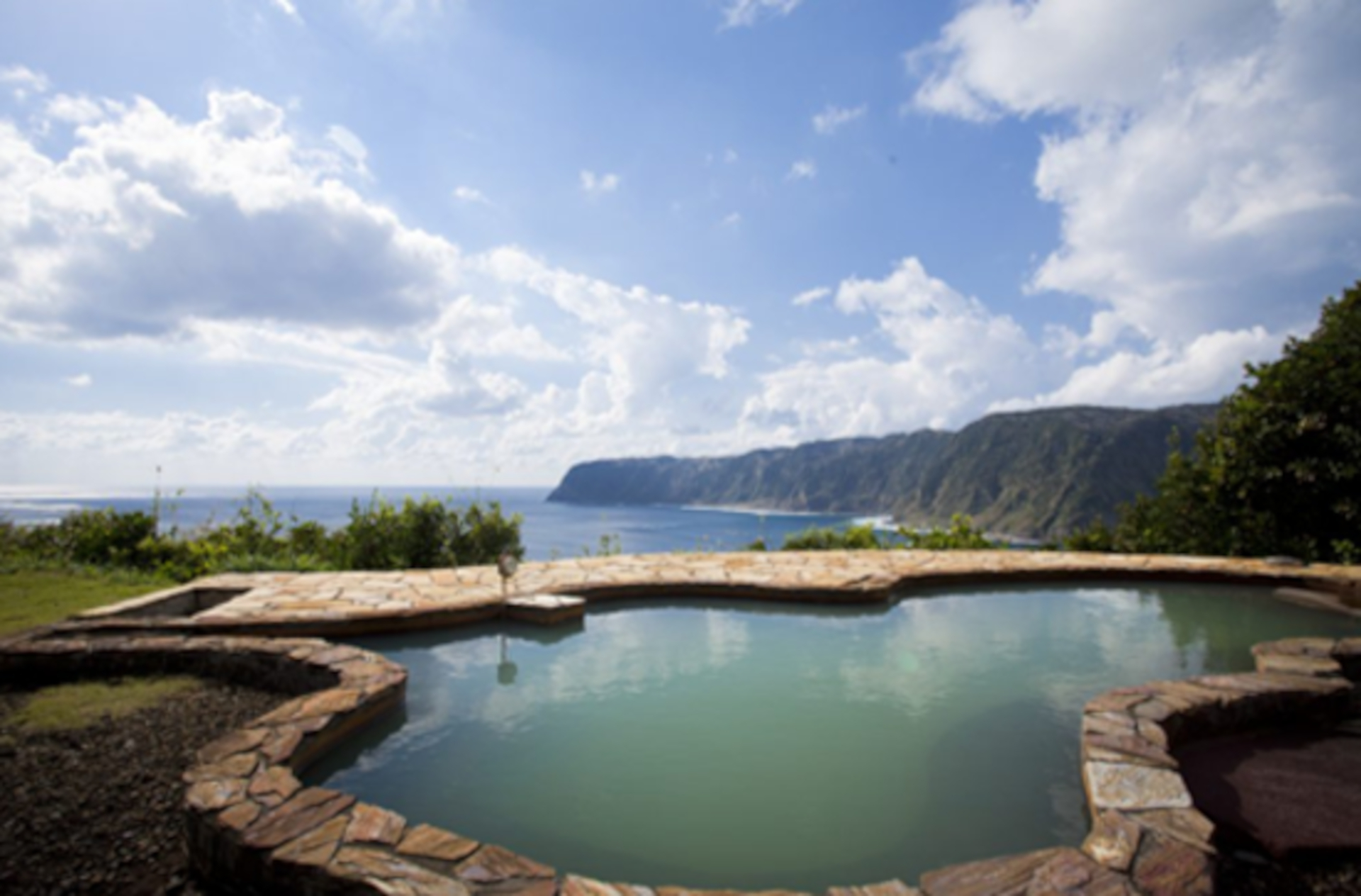 八丈島にある「末吉温泉 みはらしの湯」