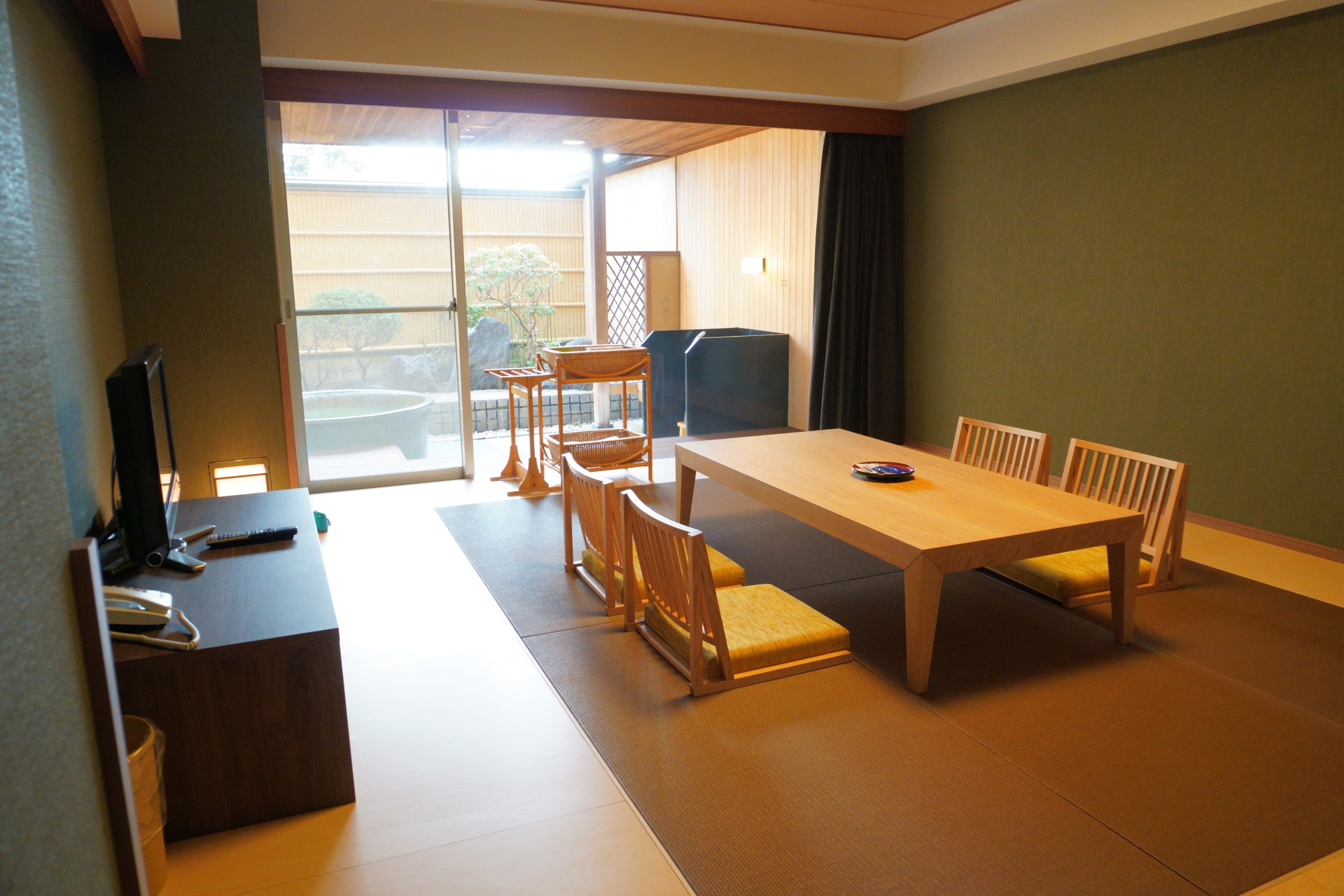 南館1階 露天風呂付き和洋室