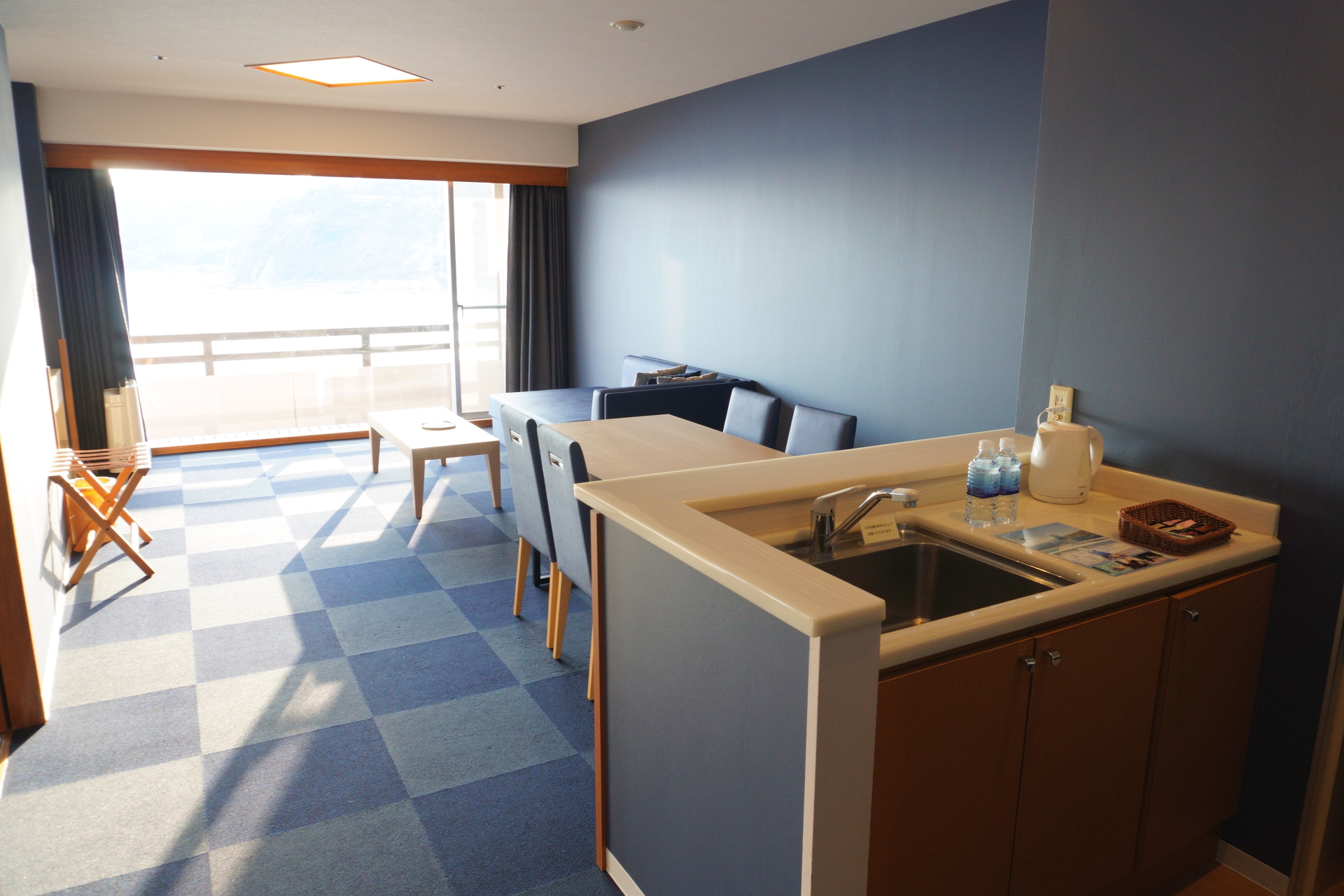 本館7階 コーナーツイン洋室はダイニングキッチンあり