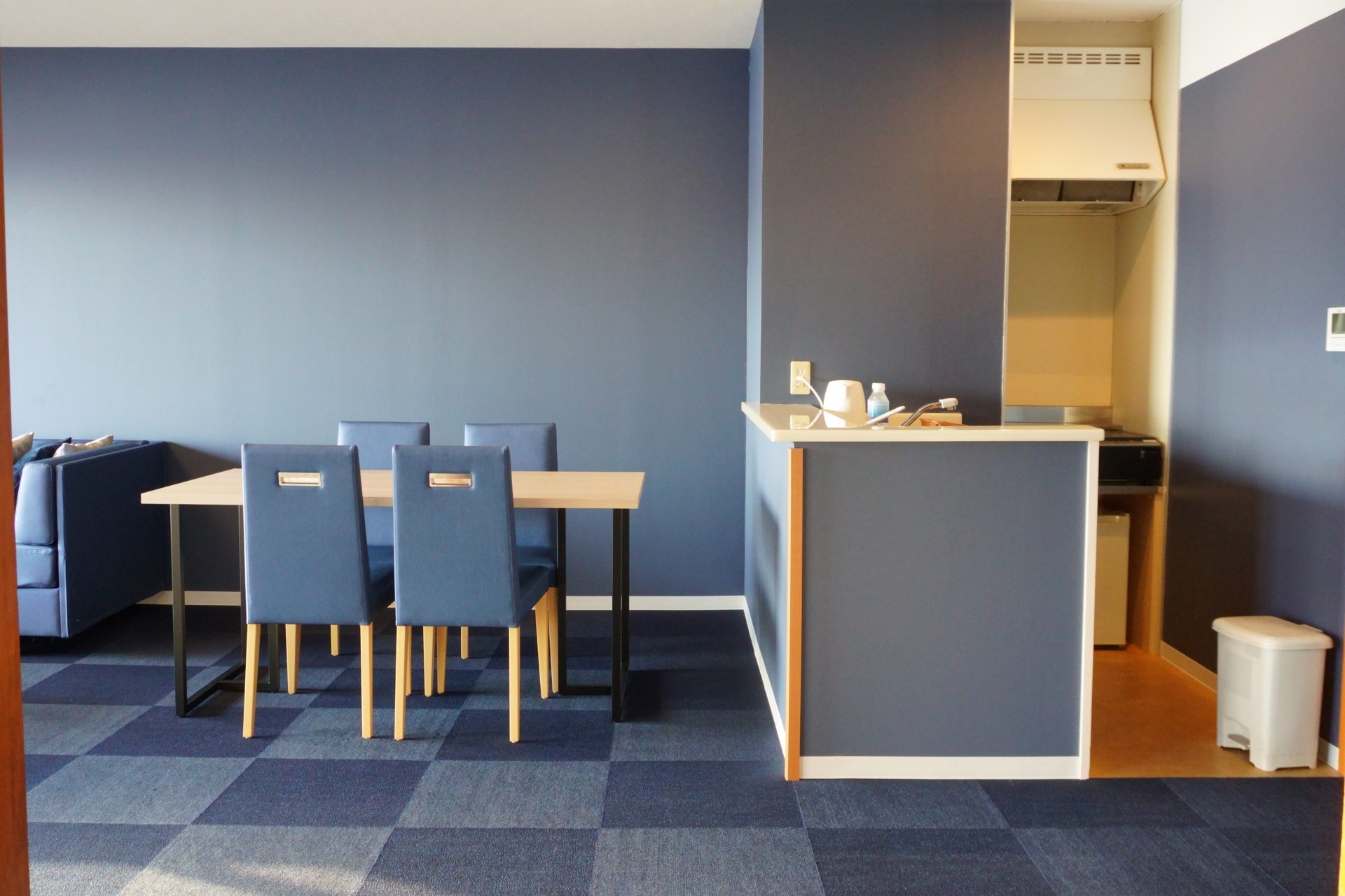 本館7階 コーナーツイン洋室はダイニングキッチンあり