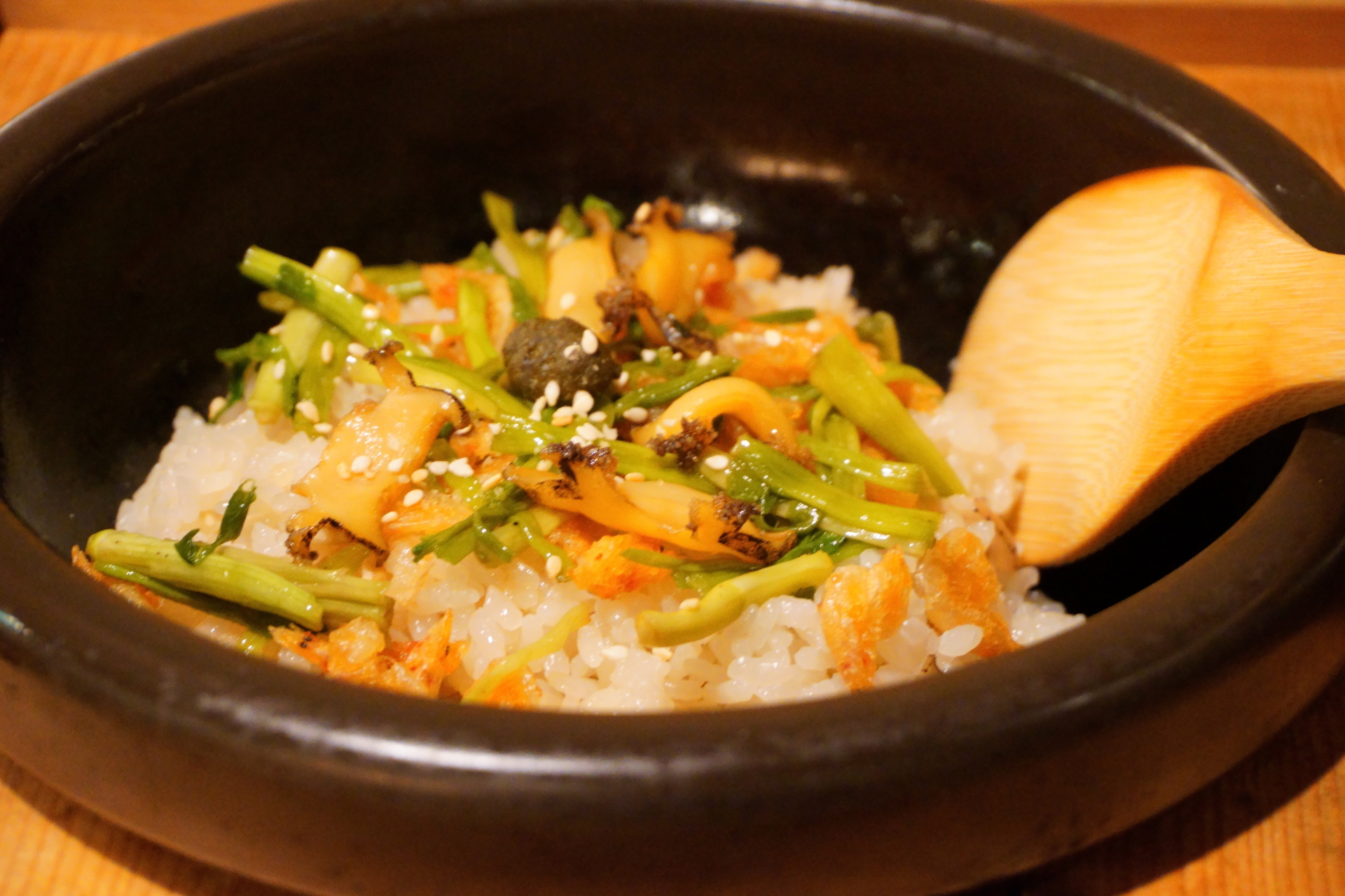 食事（蝦夷鮑の炊き込みご飯ほか）