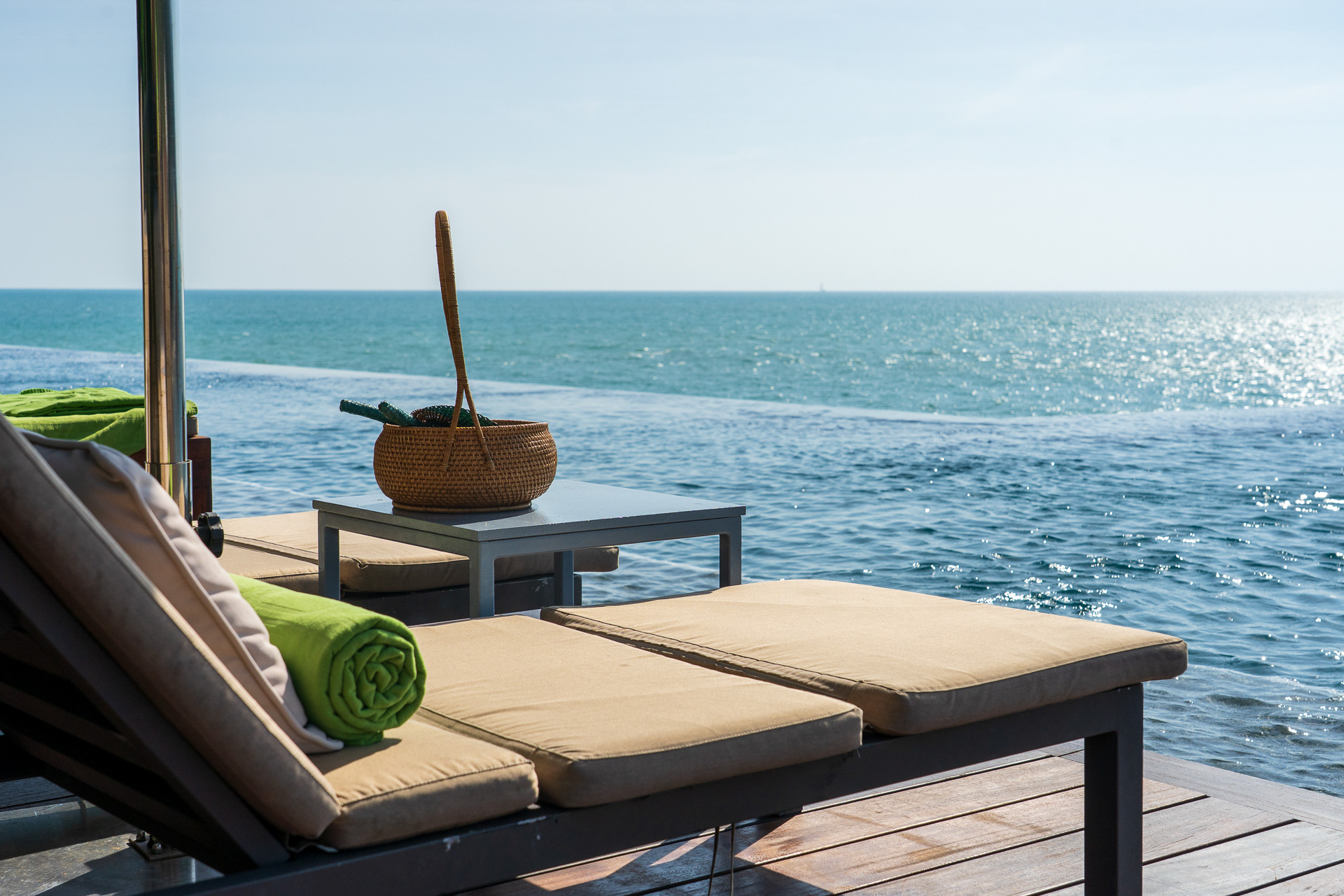 16歳以上限定のアダルトプール「Horizon」