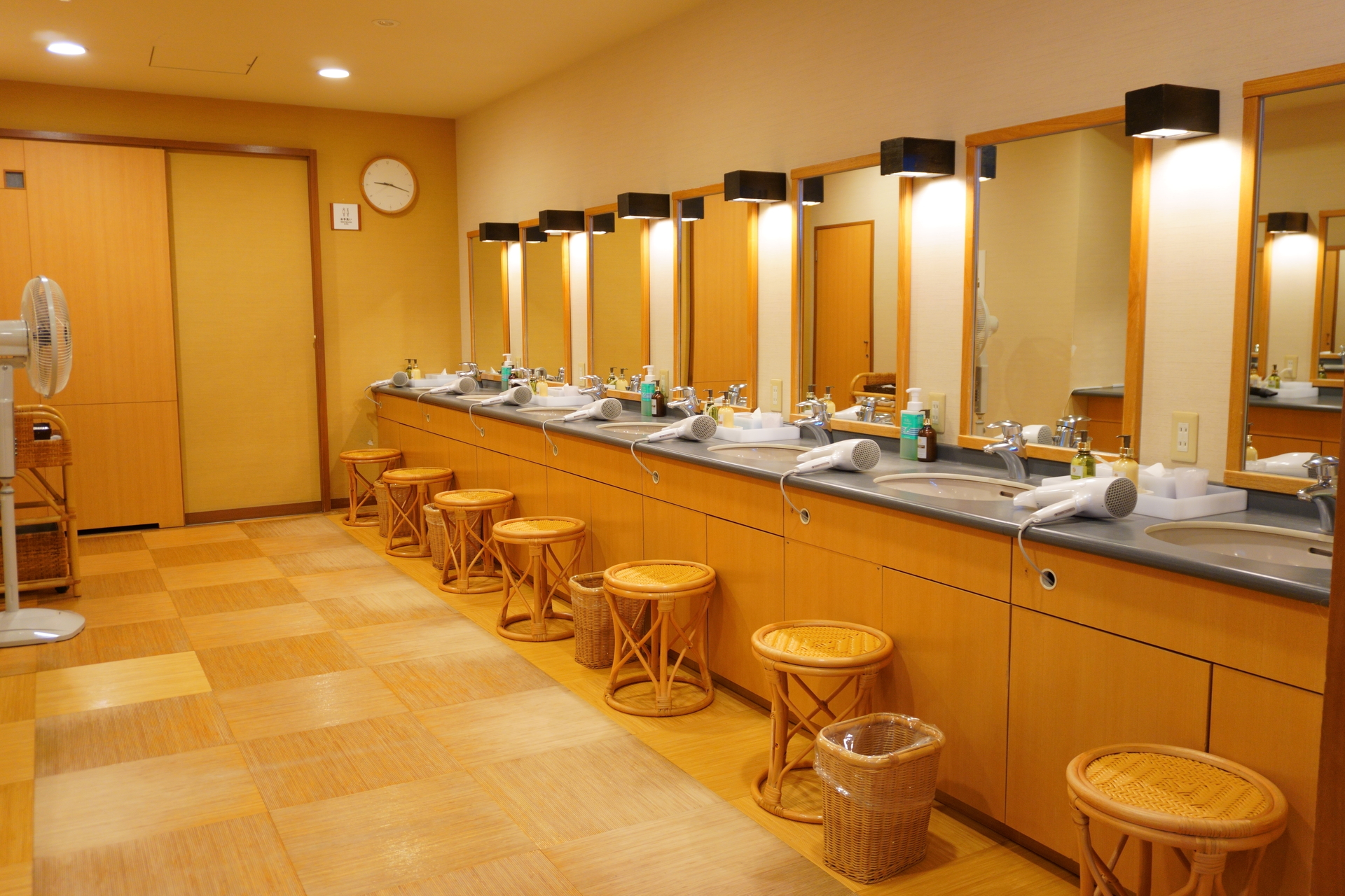 大浴場の脱衣所