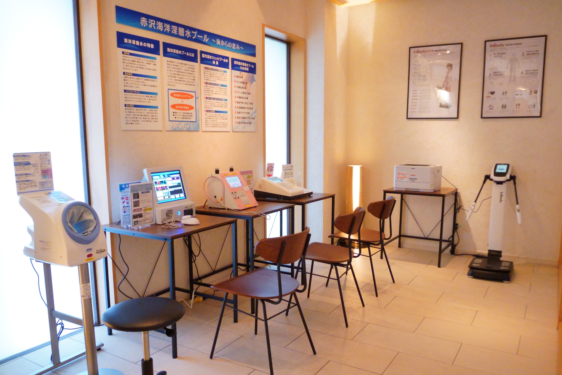 血圧計やInBody（体成分分析装置）などを揃えた「ウェルネスルーム」。利用前後で計測結果が変わるかも？